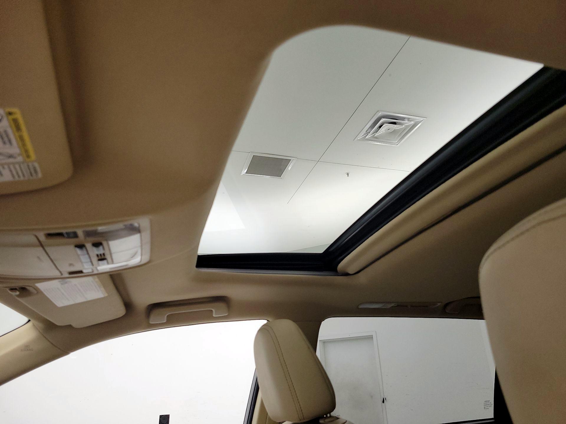 Thumbnail: 2015 Toyota Highlander - 19