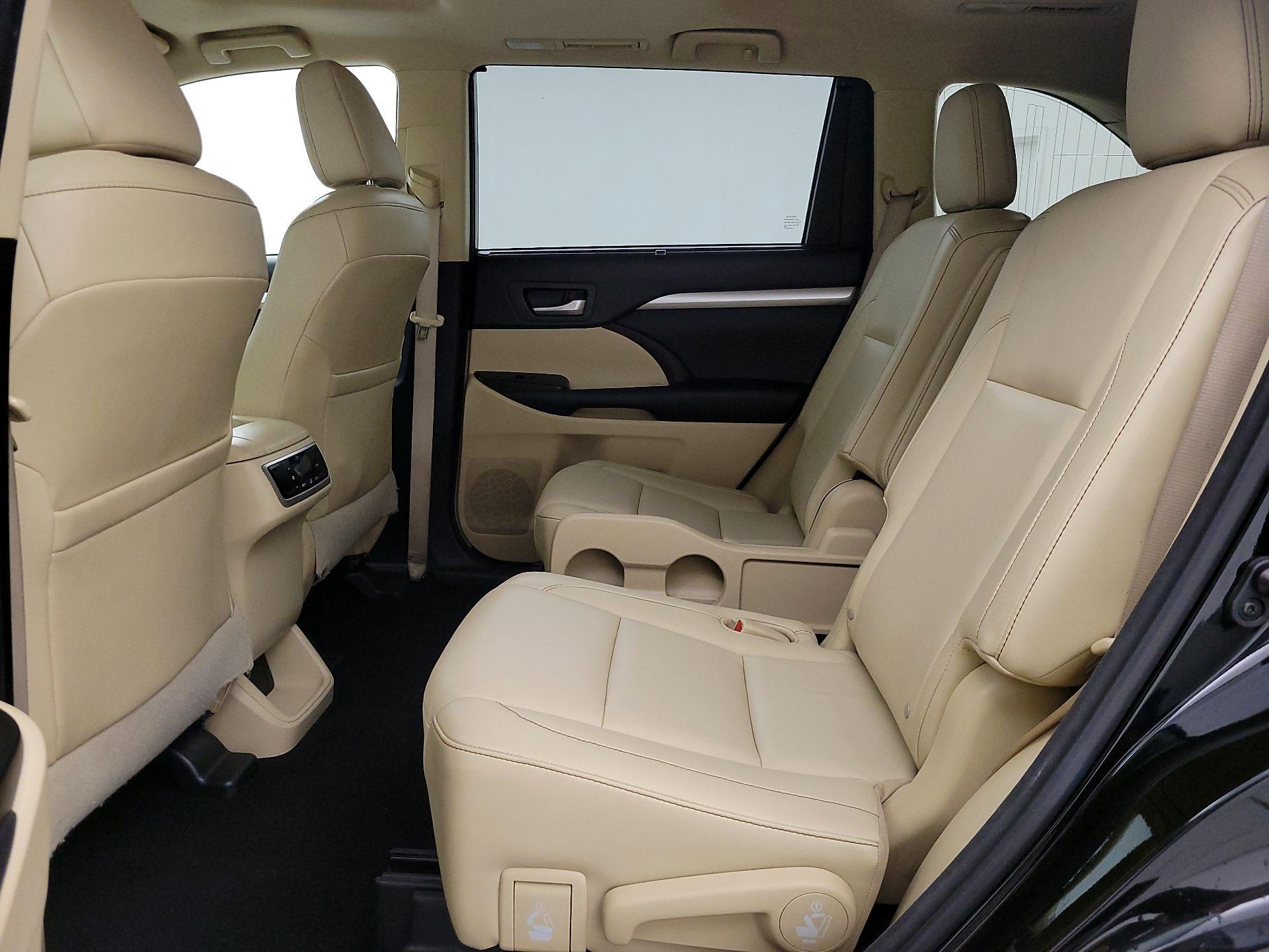 Thumbnail: 2015 Toyota Highlander - 20