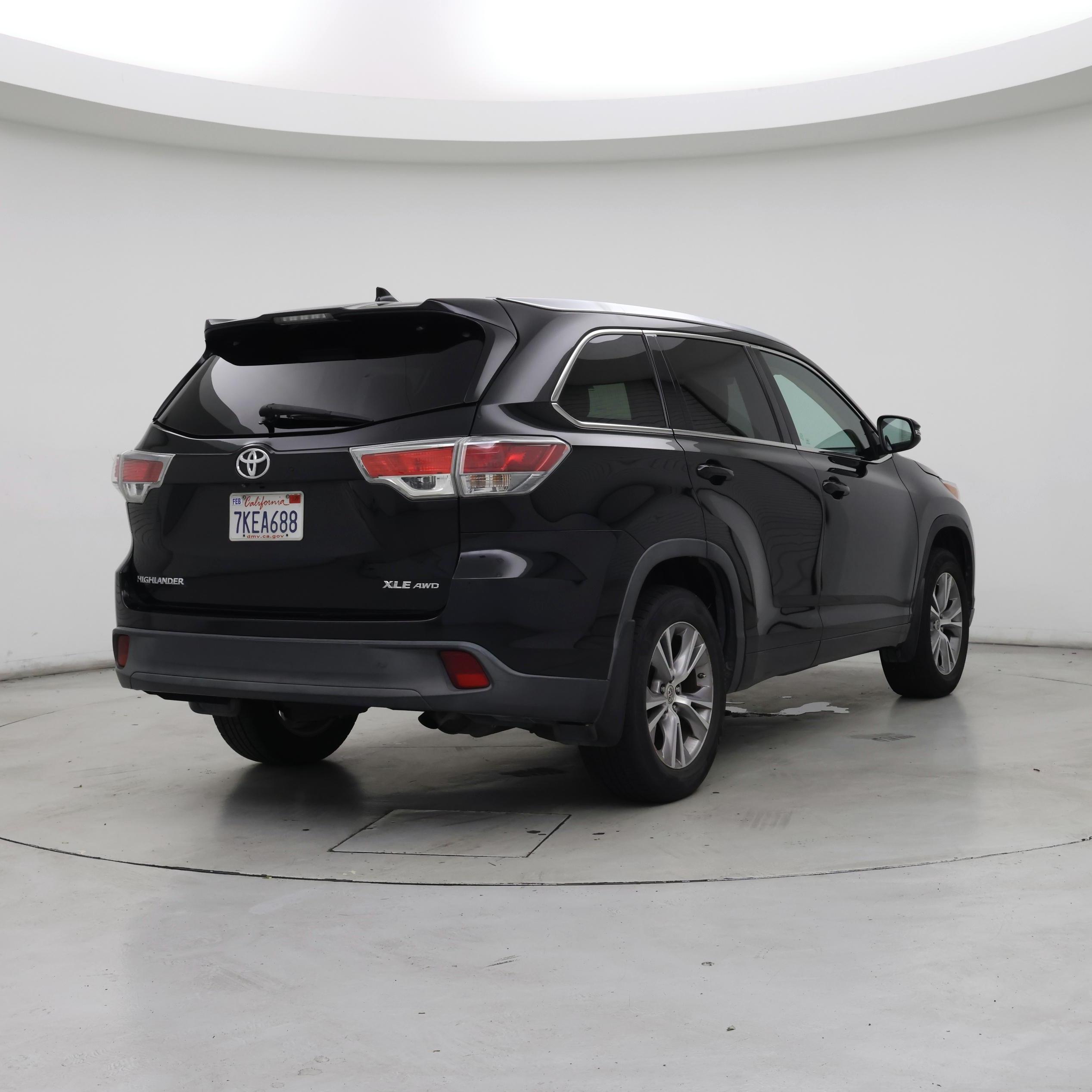 Thumbnail: 2015 Toyota Highlander - 8