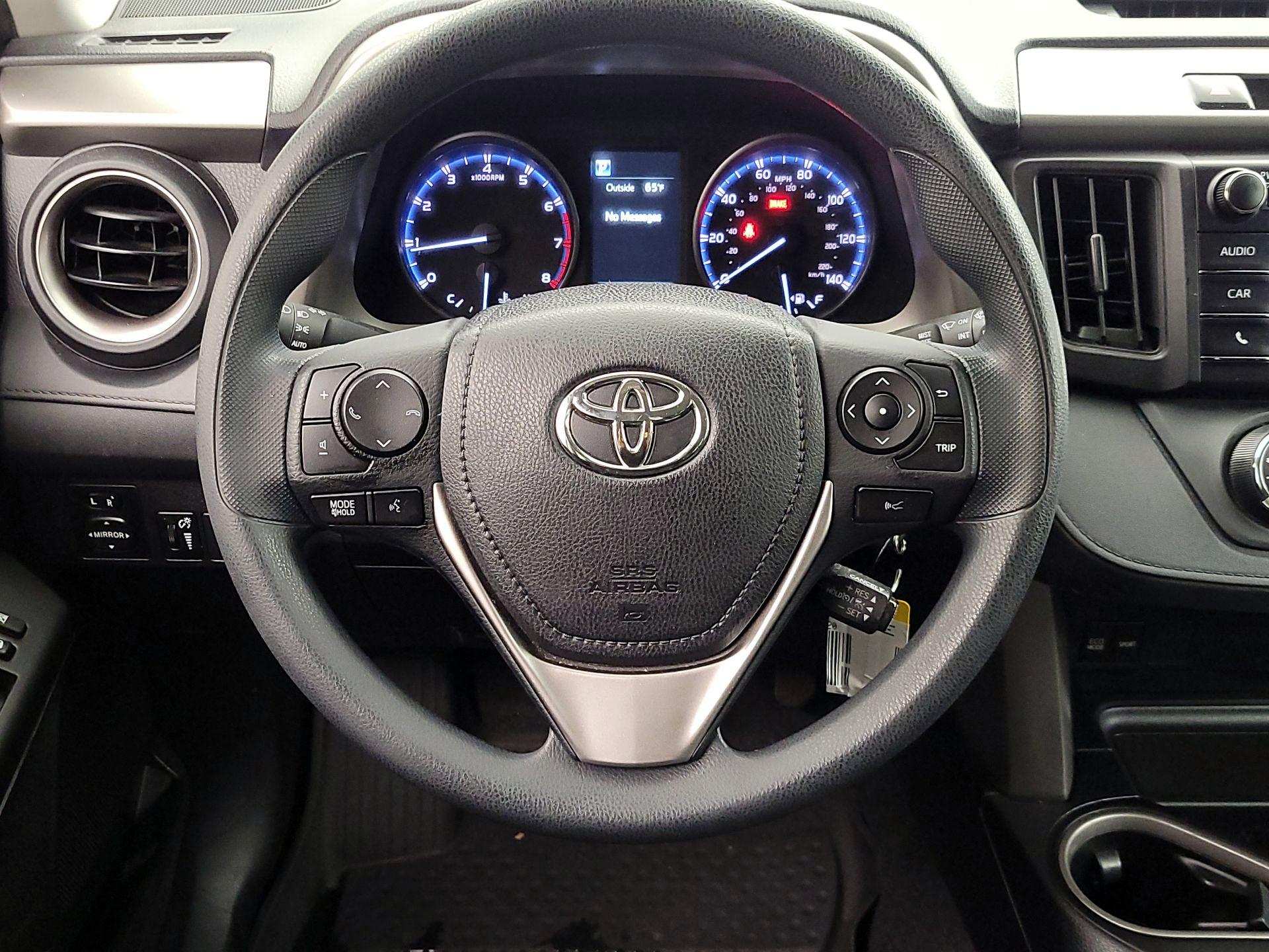 Thumbnail: 2017 Toyota RAV4 - 10