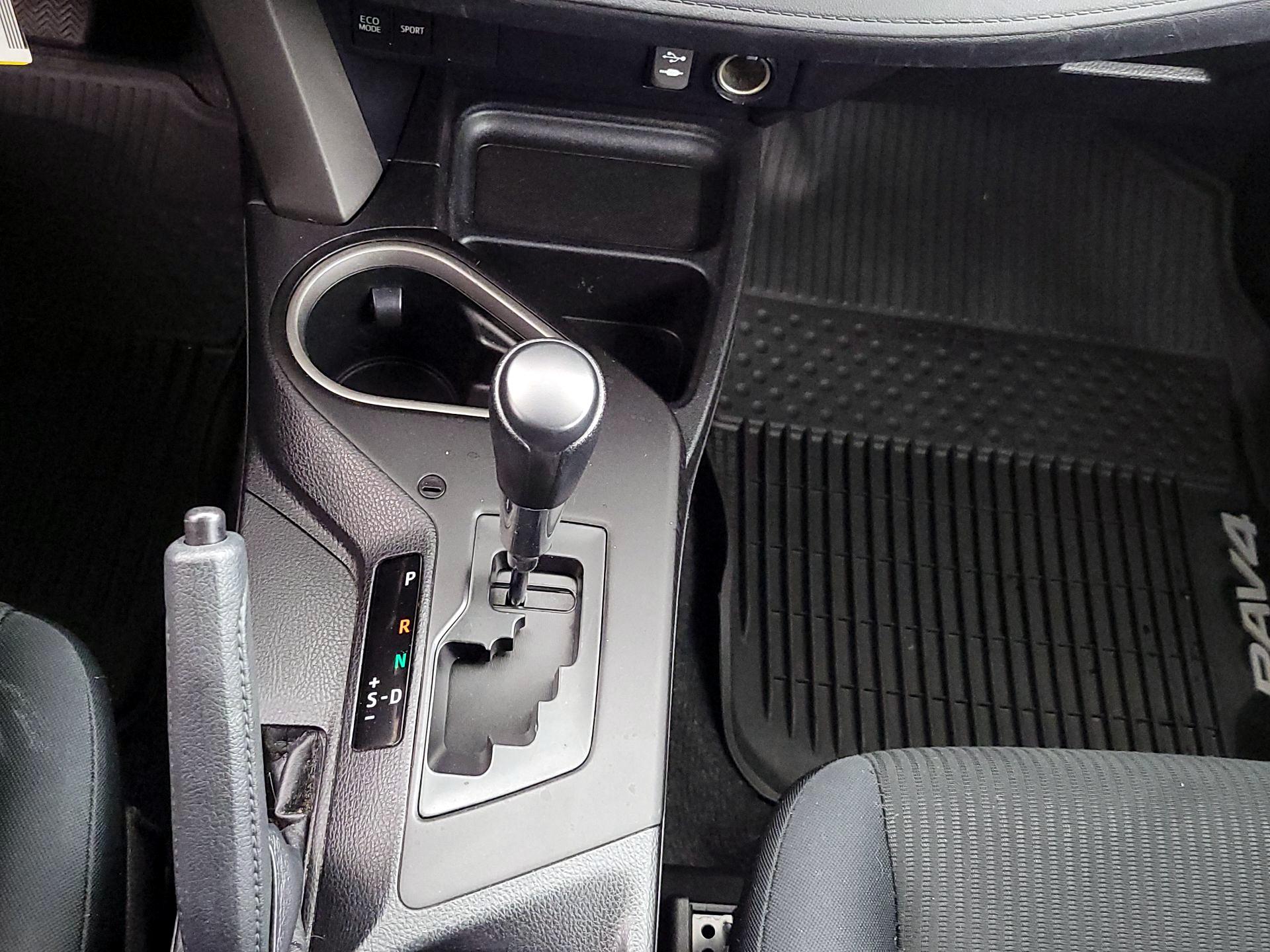 Thumbnail: 2017 Toyota RAV4 - 17