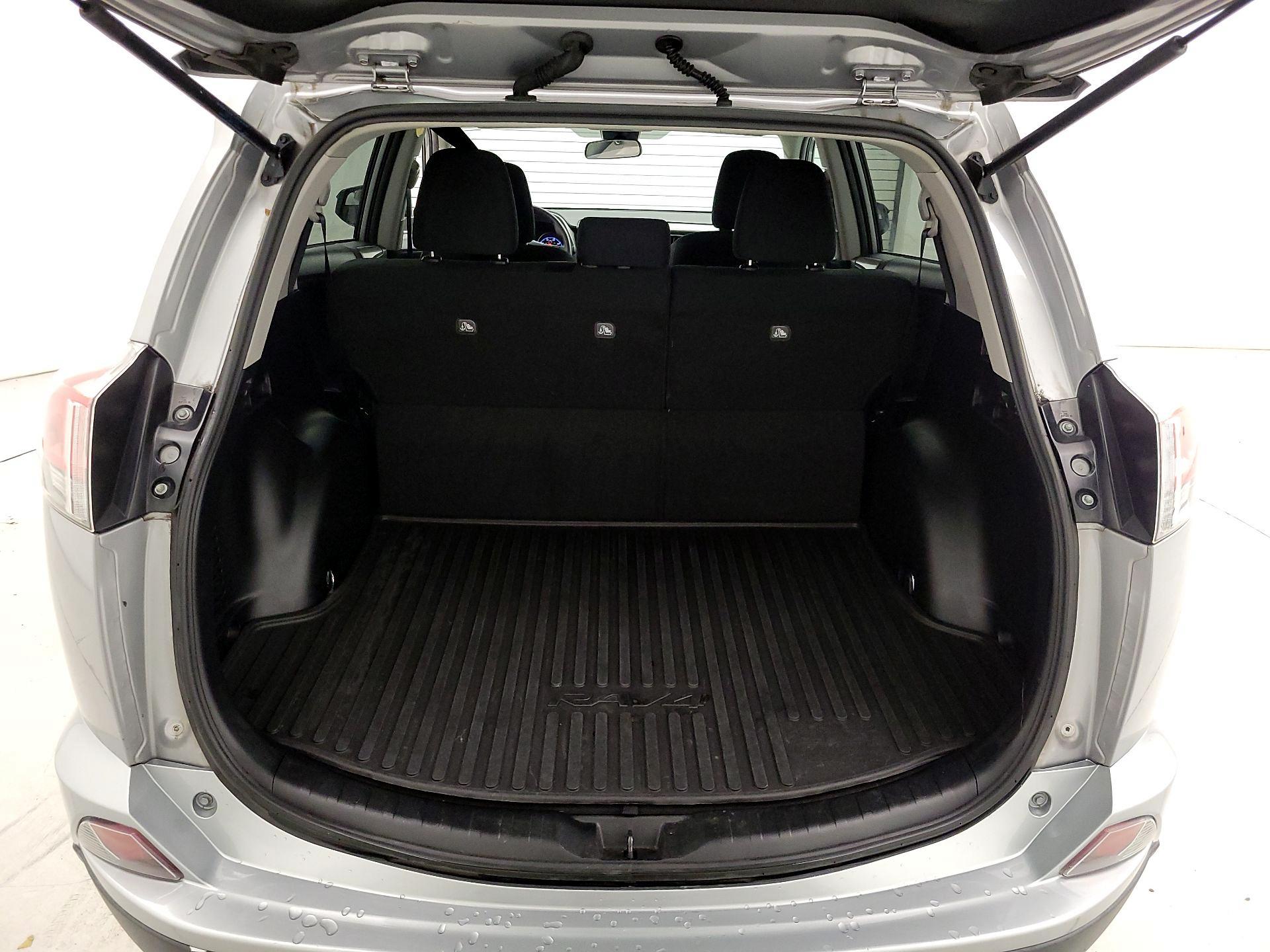 Thumbnail: 2017 Toyota RAV4 - 20