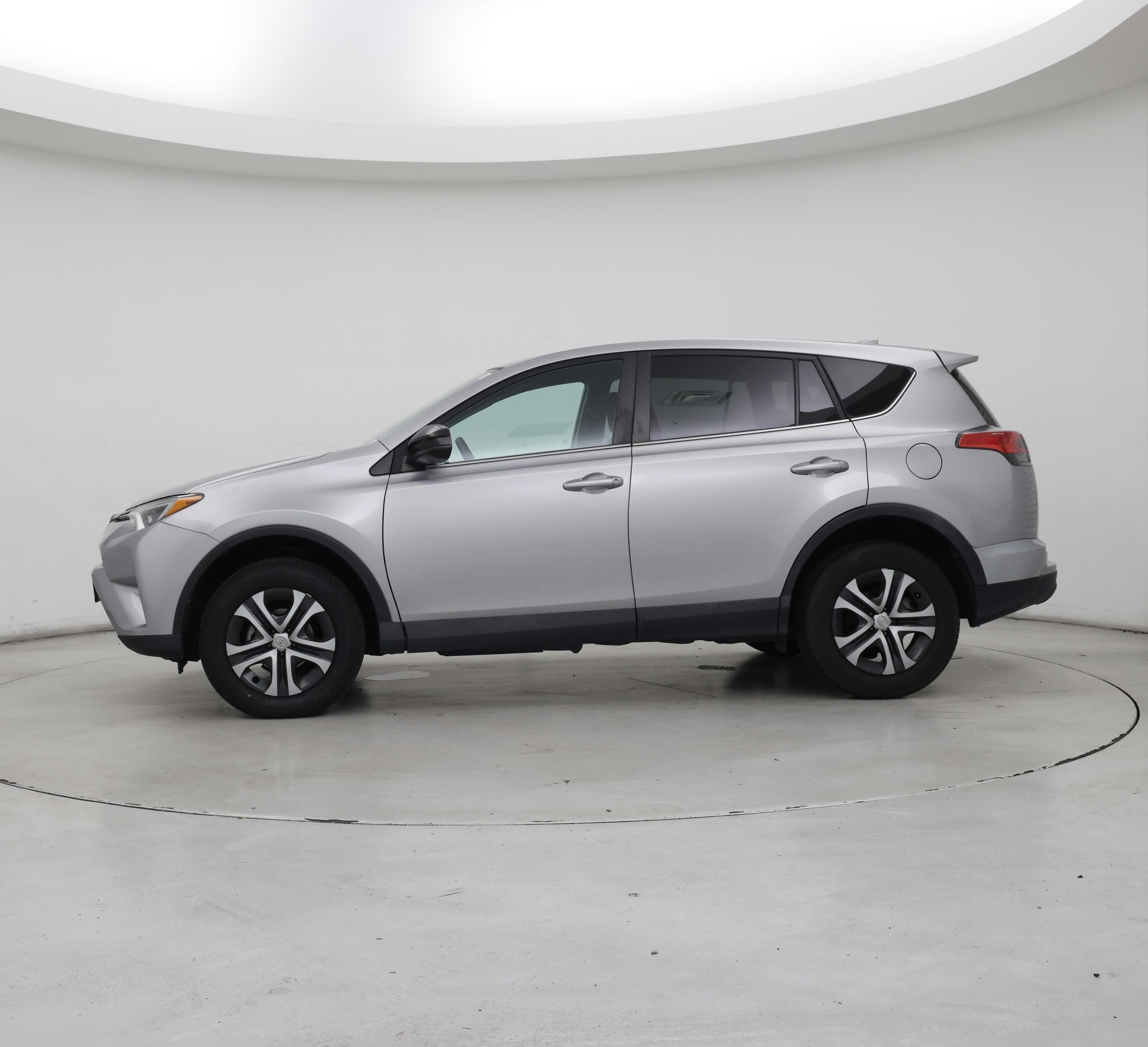 Thumbnail: 2017 Toyota RAV4 - 3