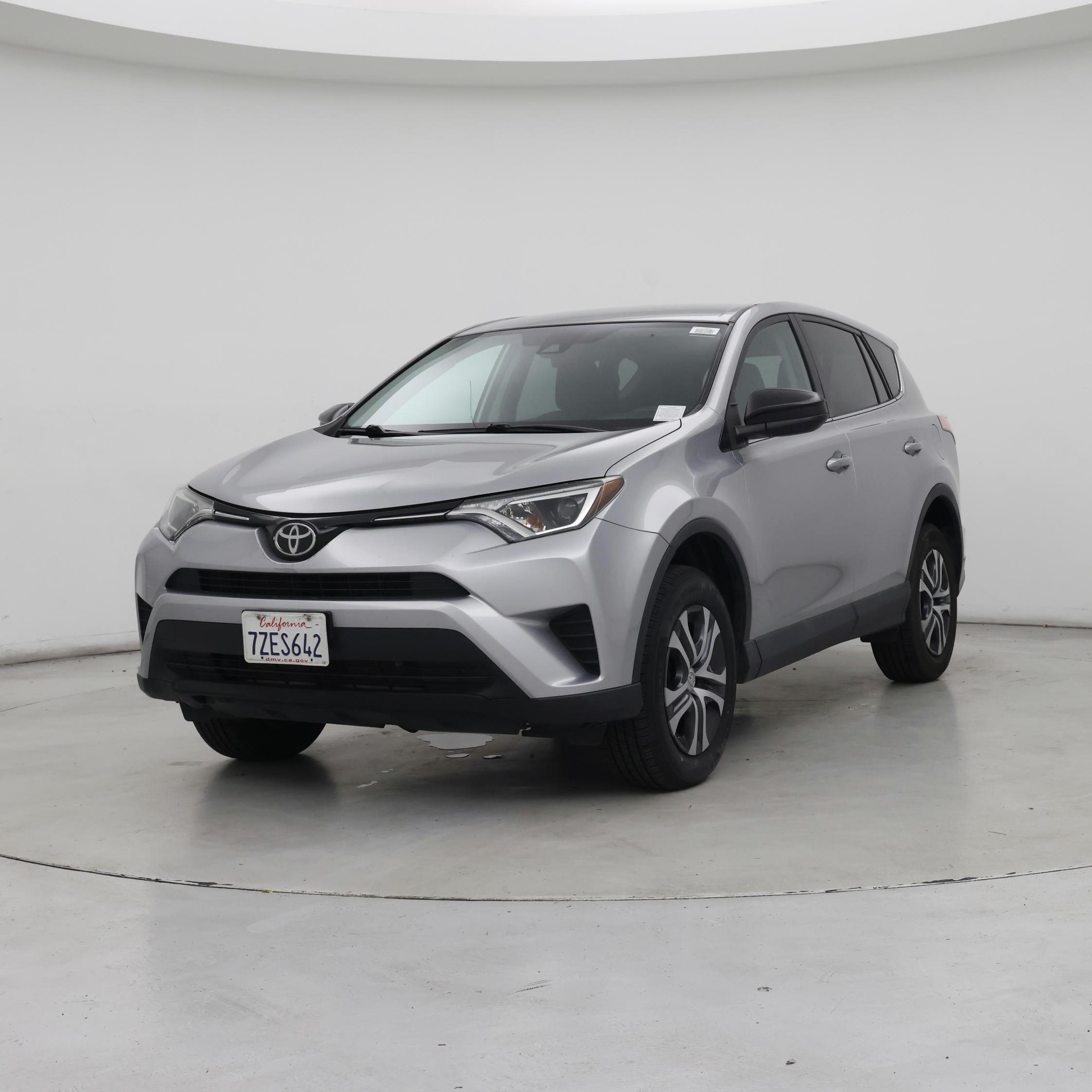 Thumbnail: 2017 Toyota RAV4 - 4