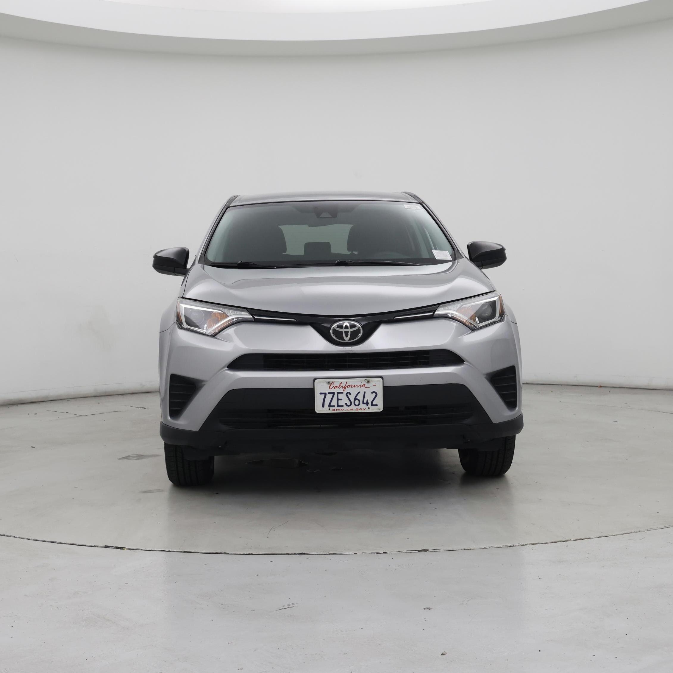 Thumbnail: 2017 Toyota RAV4 - 5