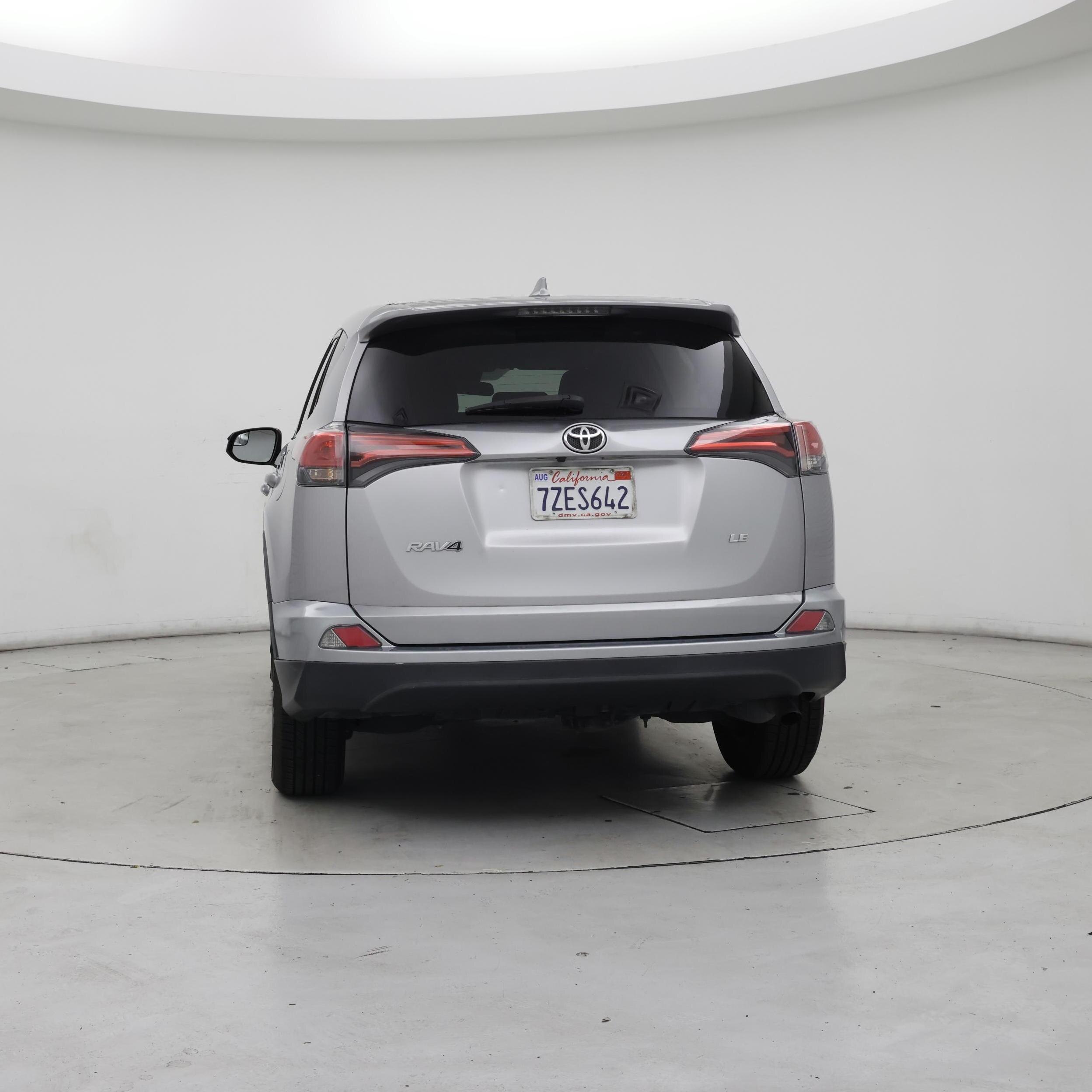 Thumbnail: 2017 Toyota RAV4 - 6