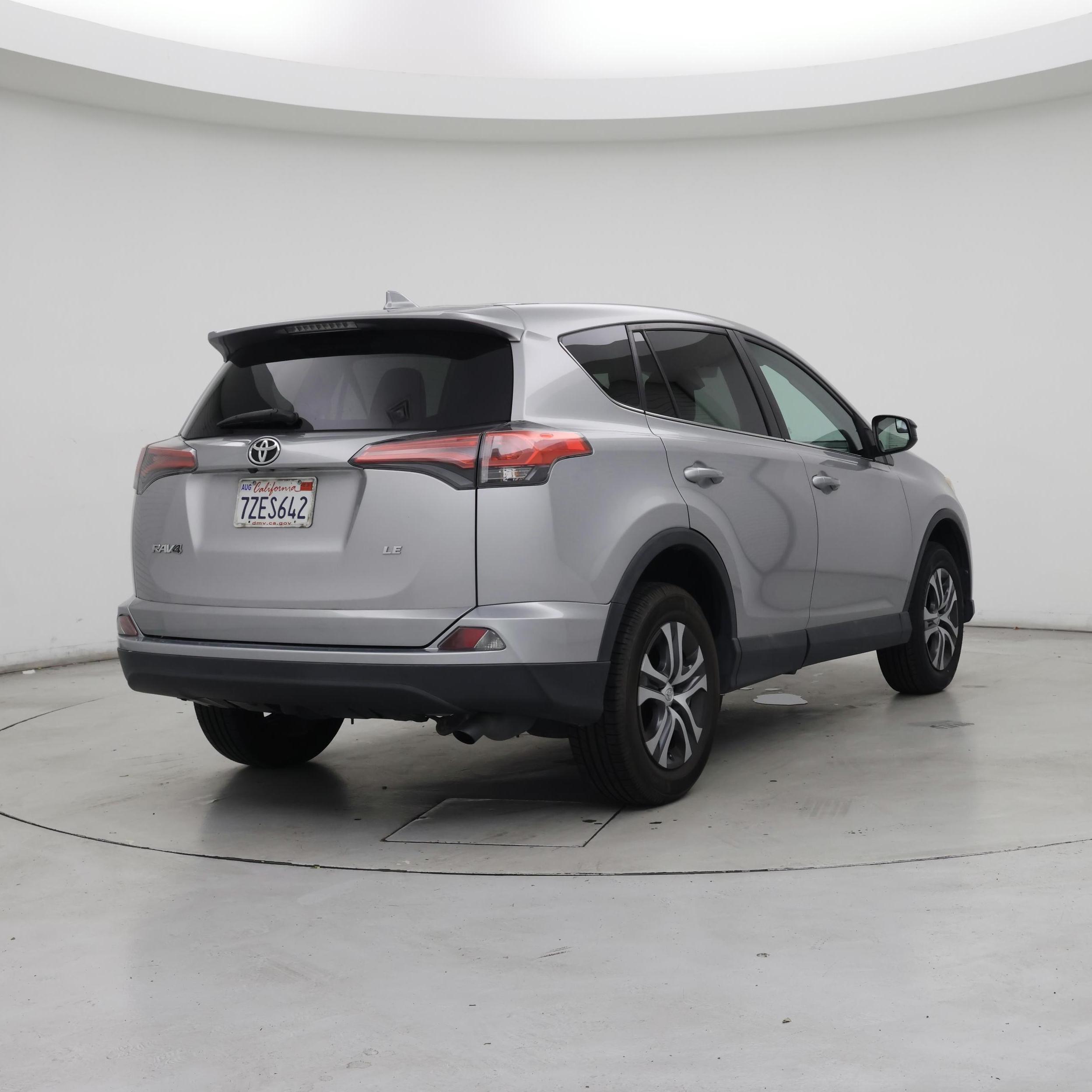 Thumbnail: 2017 Toyota RAV4 - 8