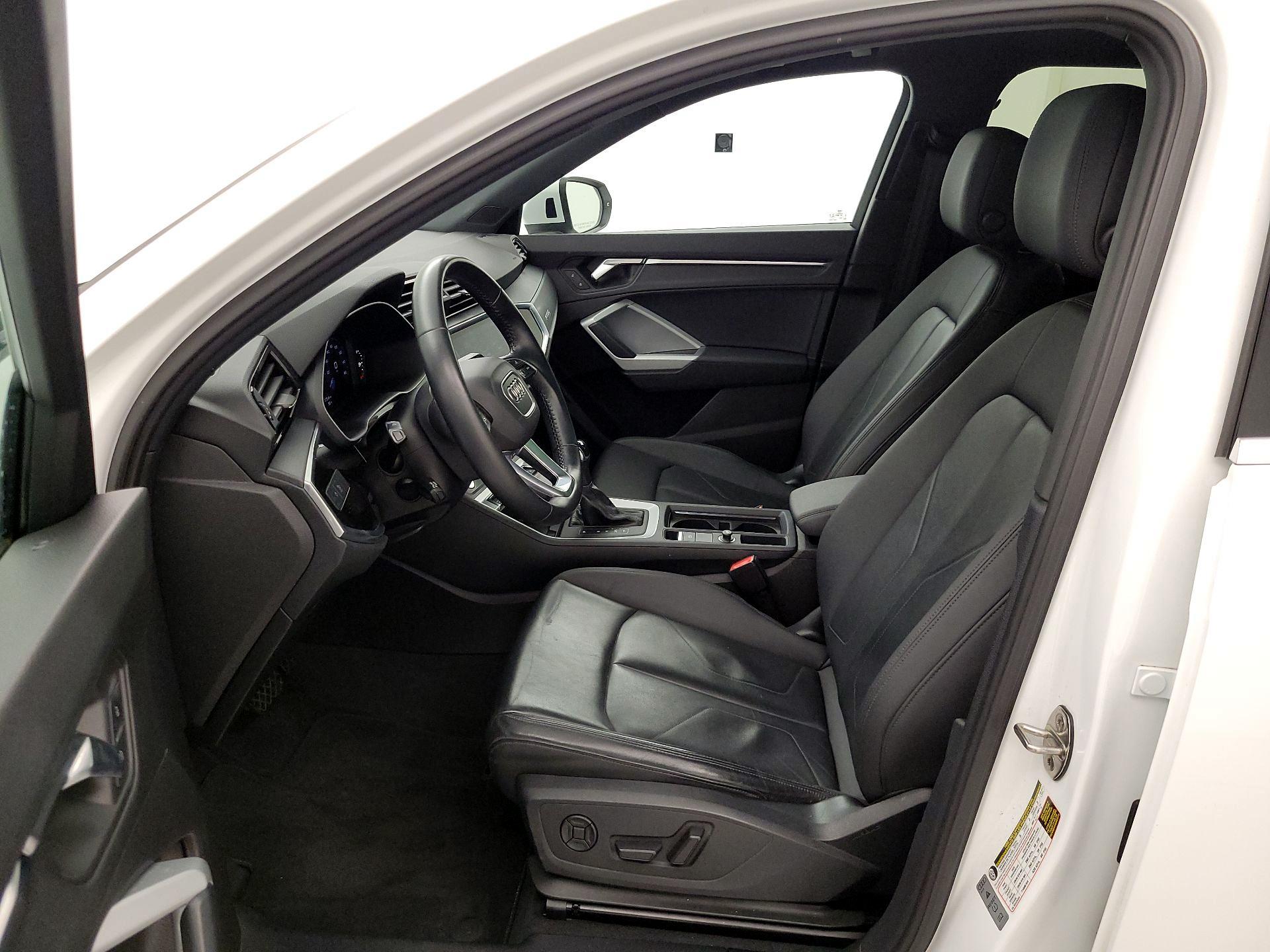 Thumbnail: 2020 Audi Q3 - 11