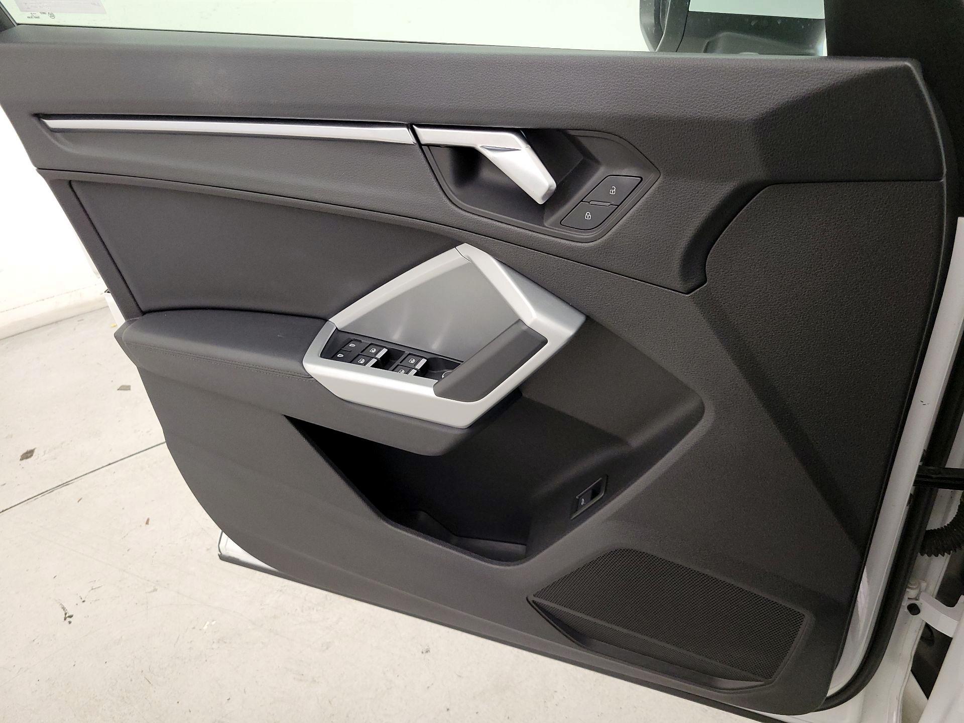 Thumbnail: 2020 Audi Q3 - 12