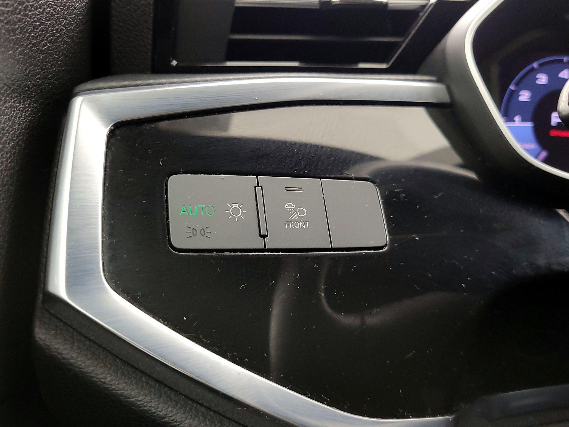 Thumbnail: 2020 Audi Q3 - 13