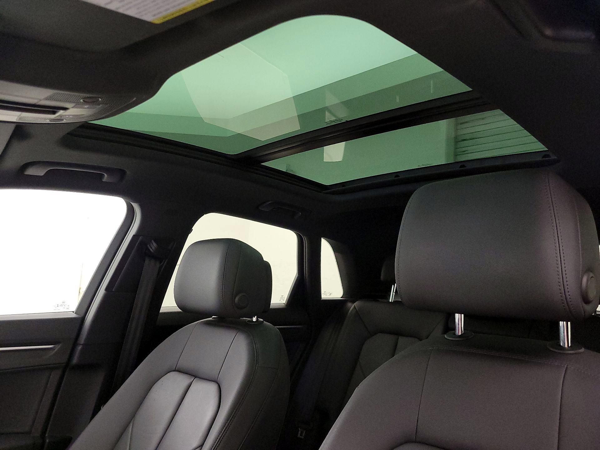 Thumbnail: 2020 Audi Q3 - 18