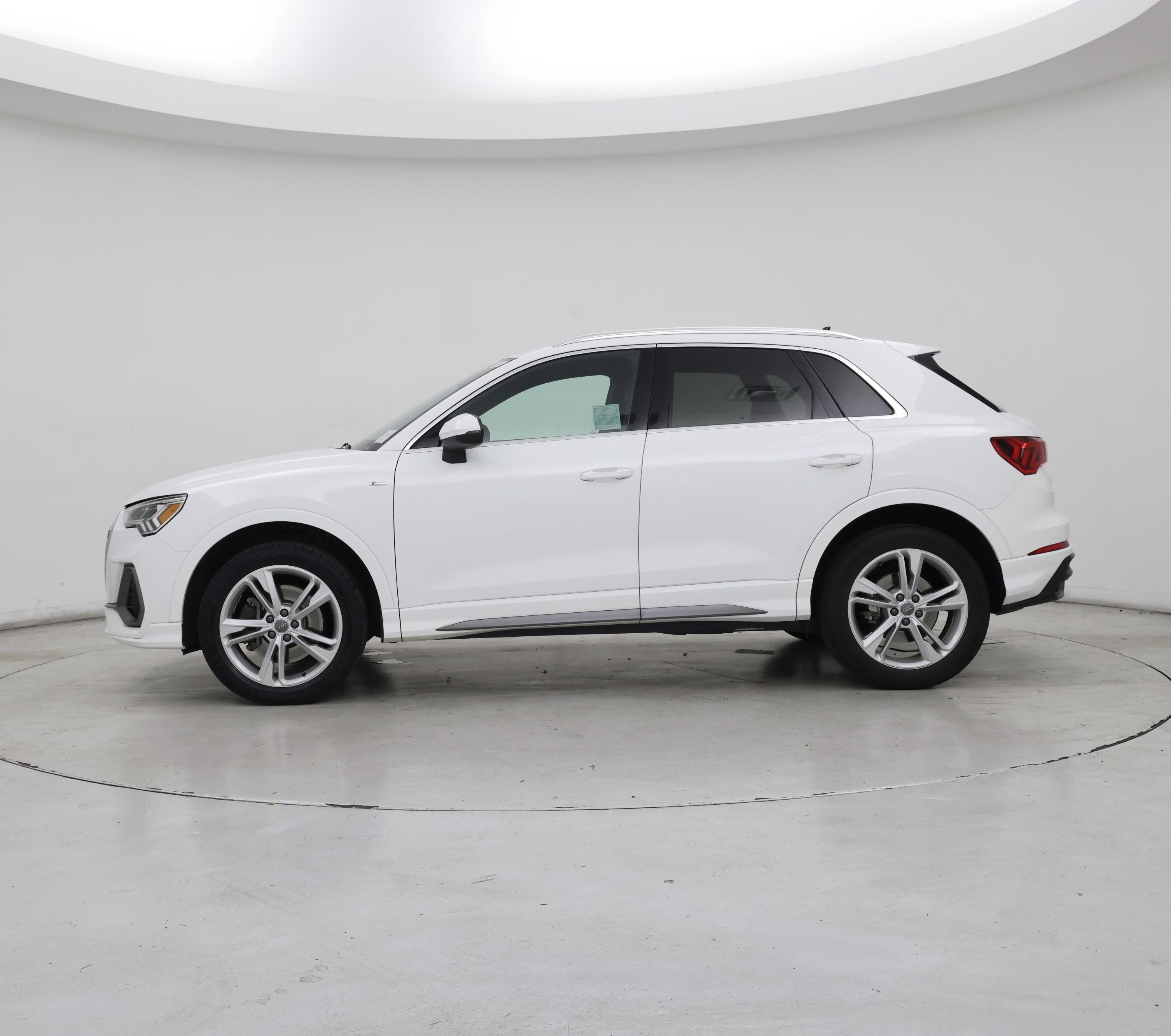 Thumbnail: 2020 Audi Q3 - 3