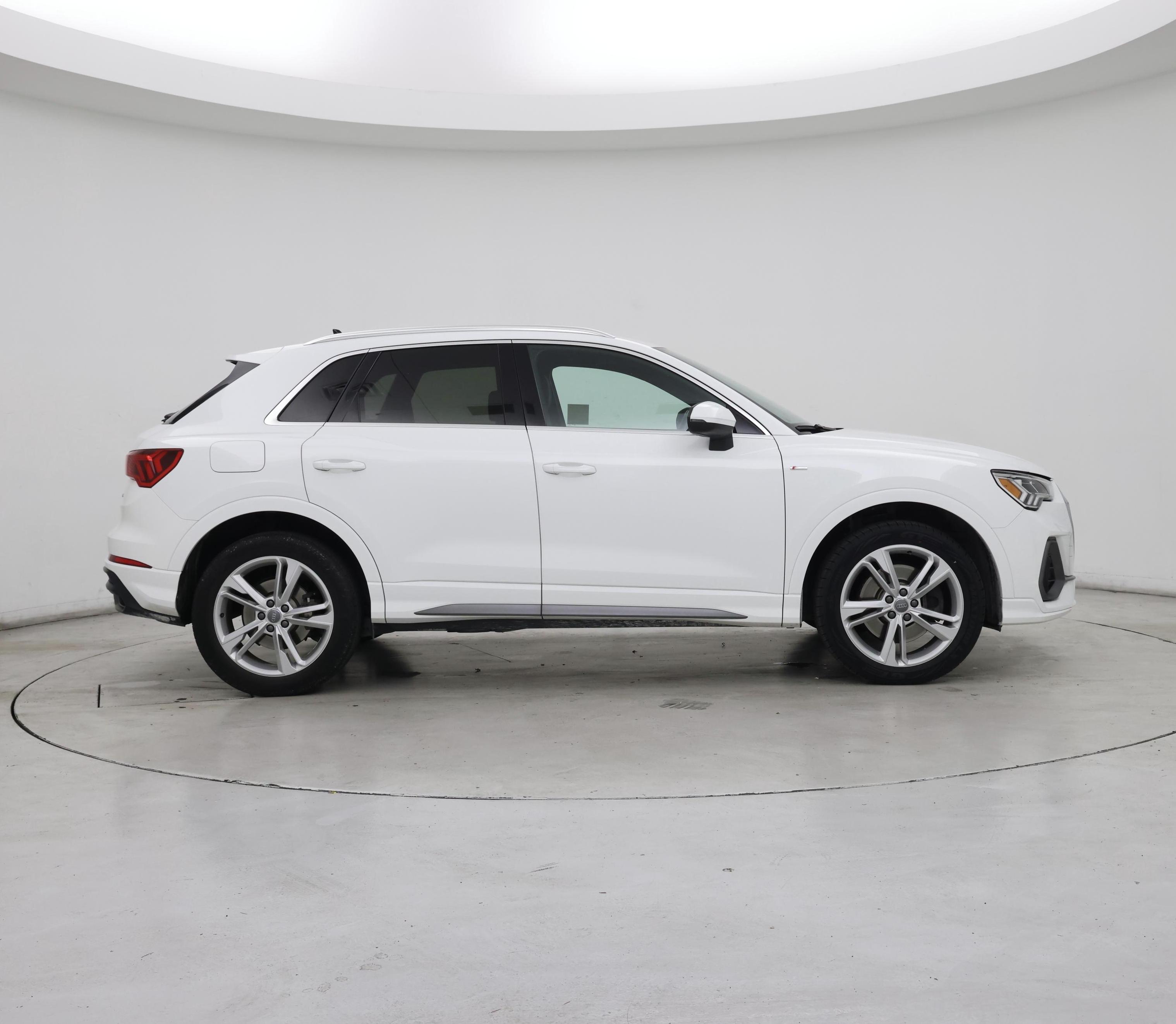 Thumbnail: 2020 Audi Q3 - 7