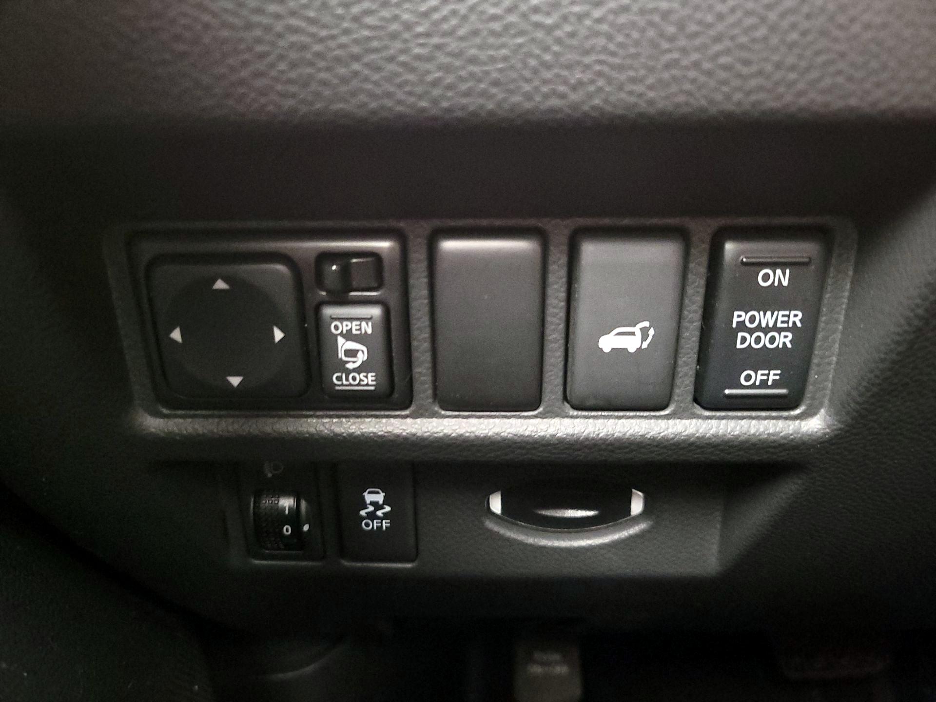 Thumbnail: 2014 INFINITI QX70 - 13