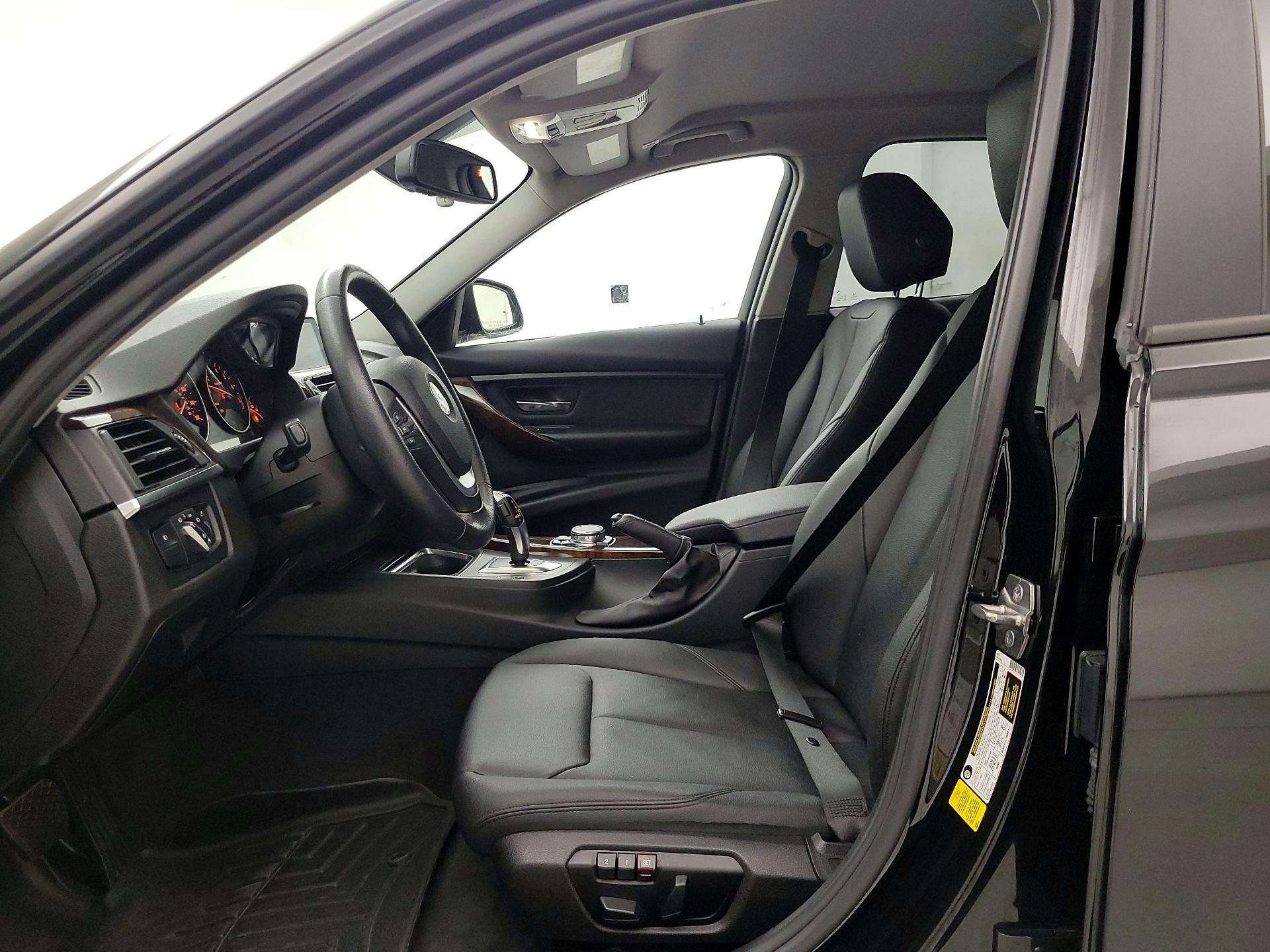 Thumbnail: 2015 BMW 3 Series - 11