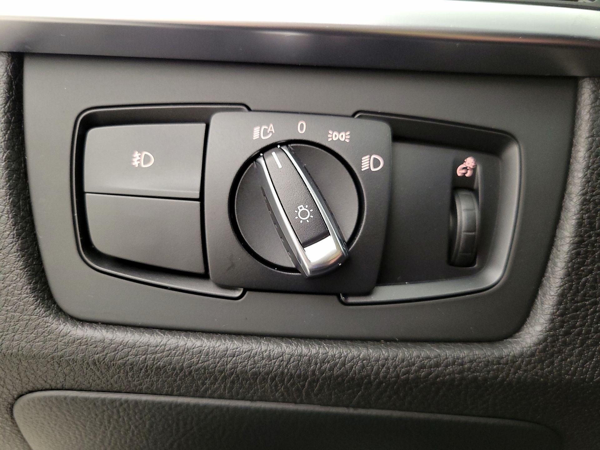 Thumbnail: 2015 BMW 3 Series - 13