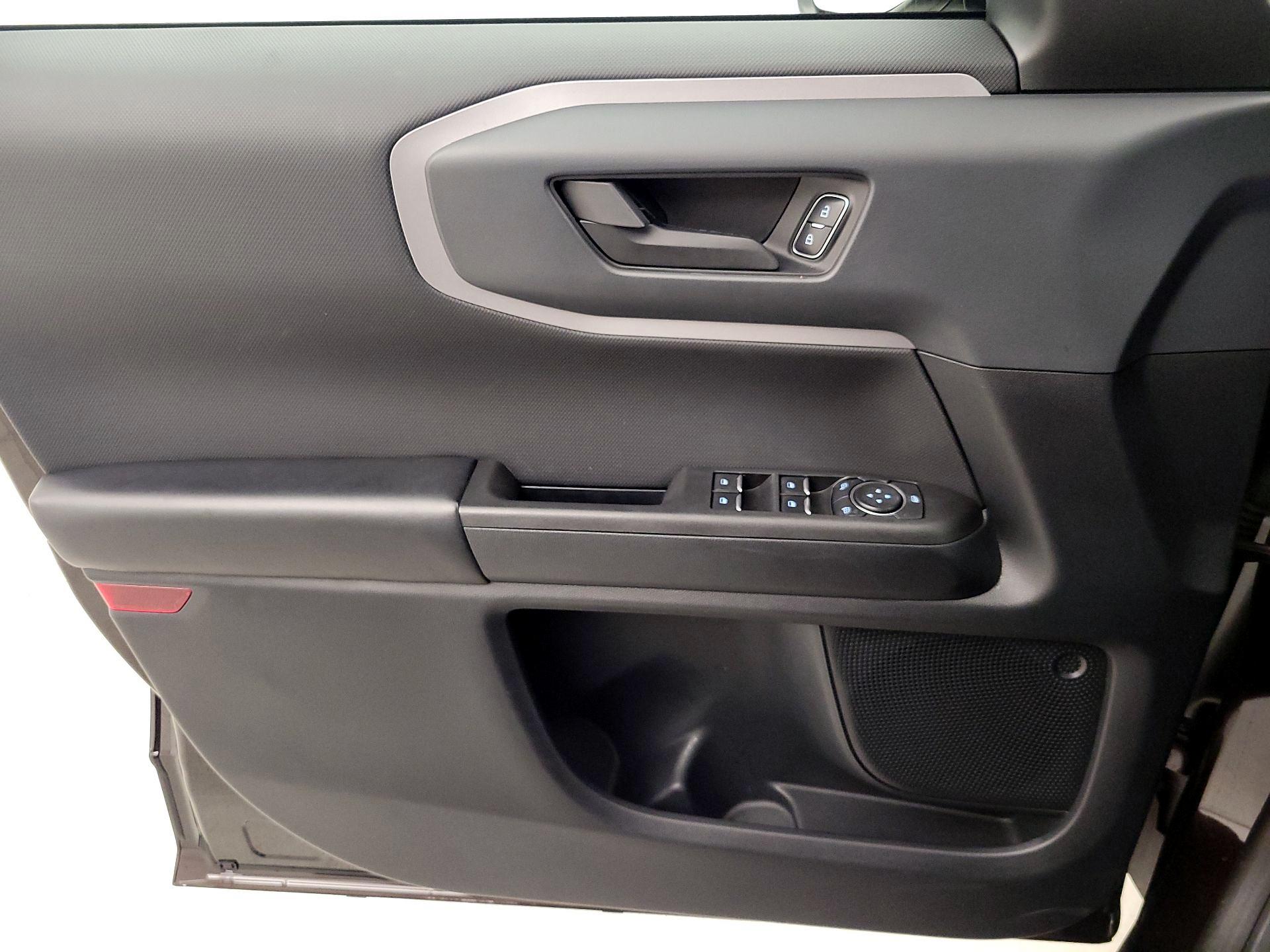 Thumbnail: 2021 Ford Bronco Sport - 12