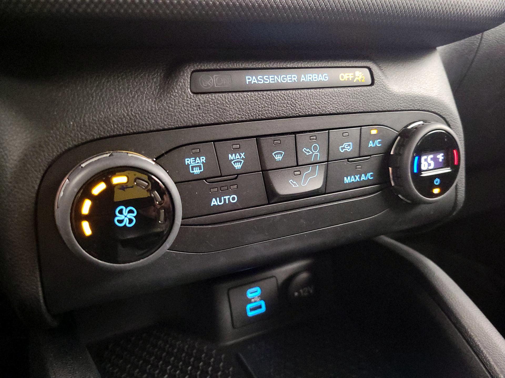 Thumbnail: 2021 Ford Bronco Sport - 16