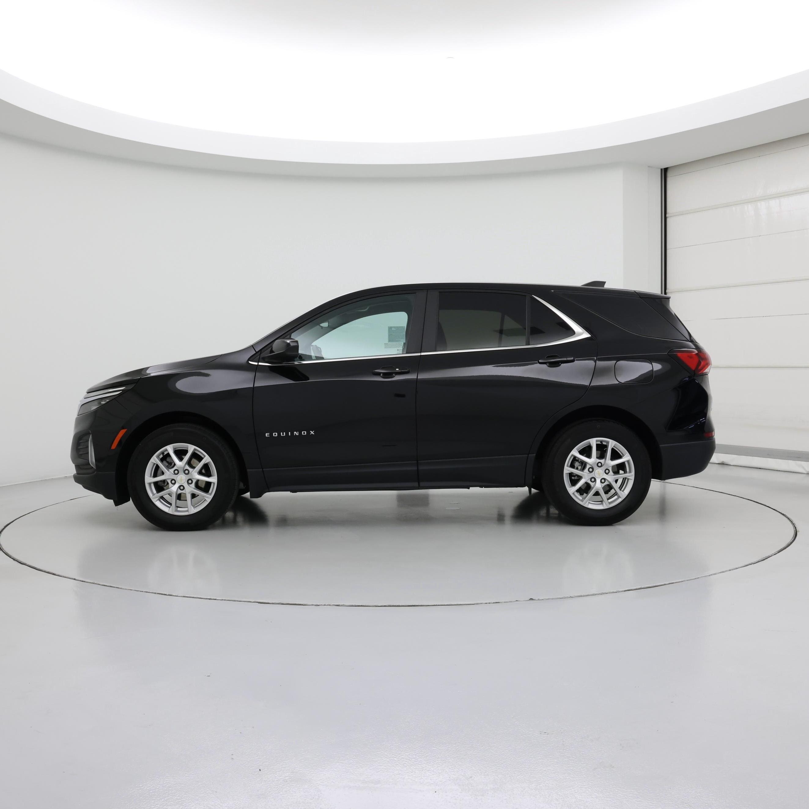 Thumbnail: 2023 Chevrolet Equinox - 3