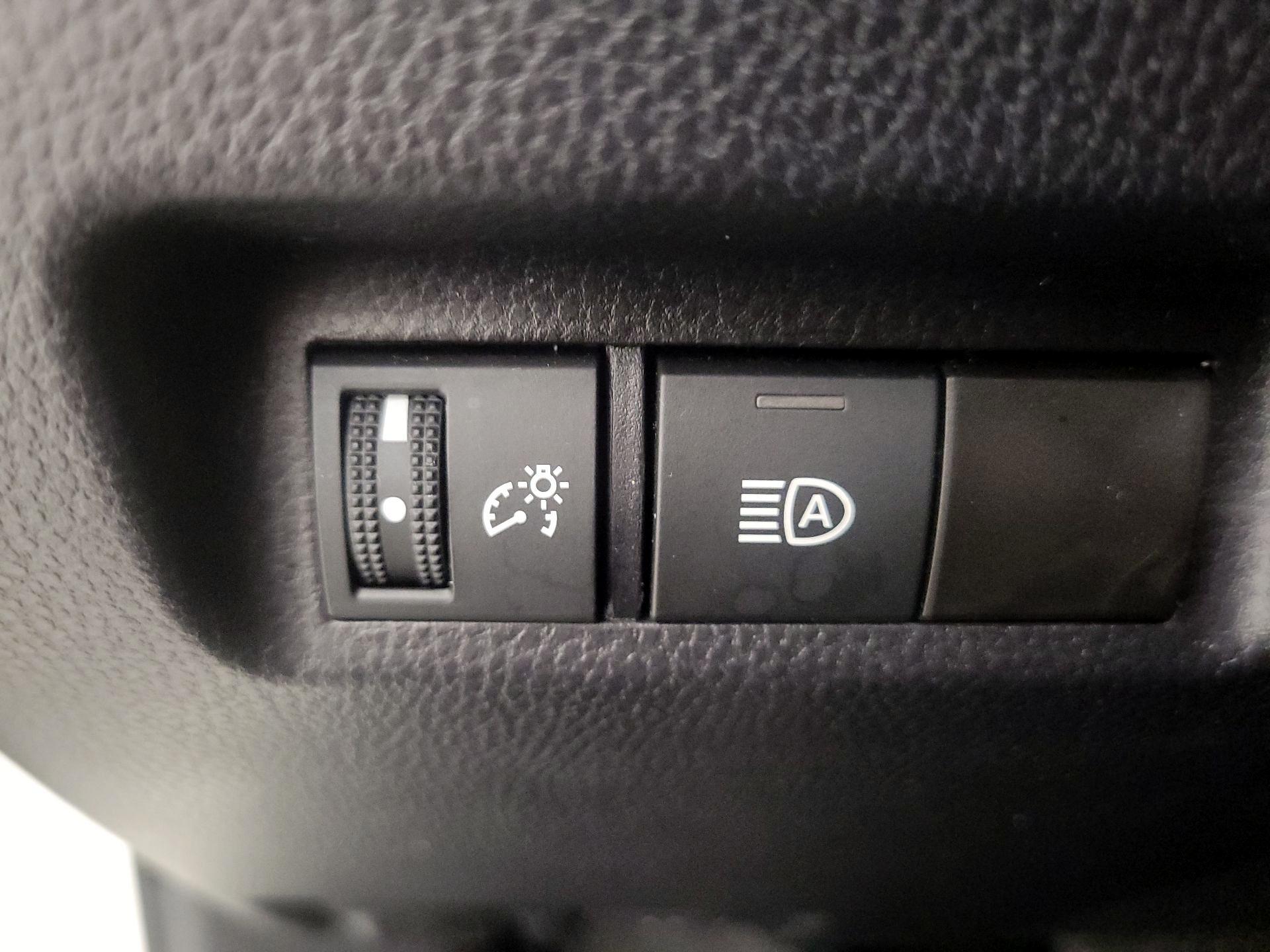 Thumbnail: 2025 Toyota RAV4 - 13