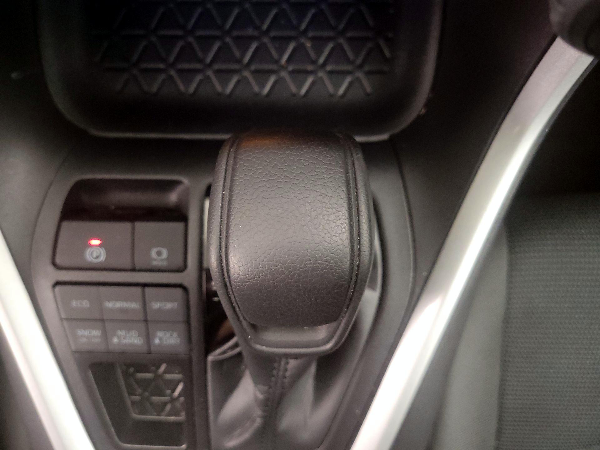 Thumbnail: 2025 Toyota RAV4 - 17