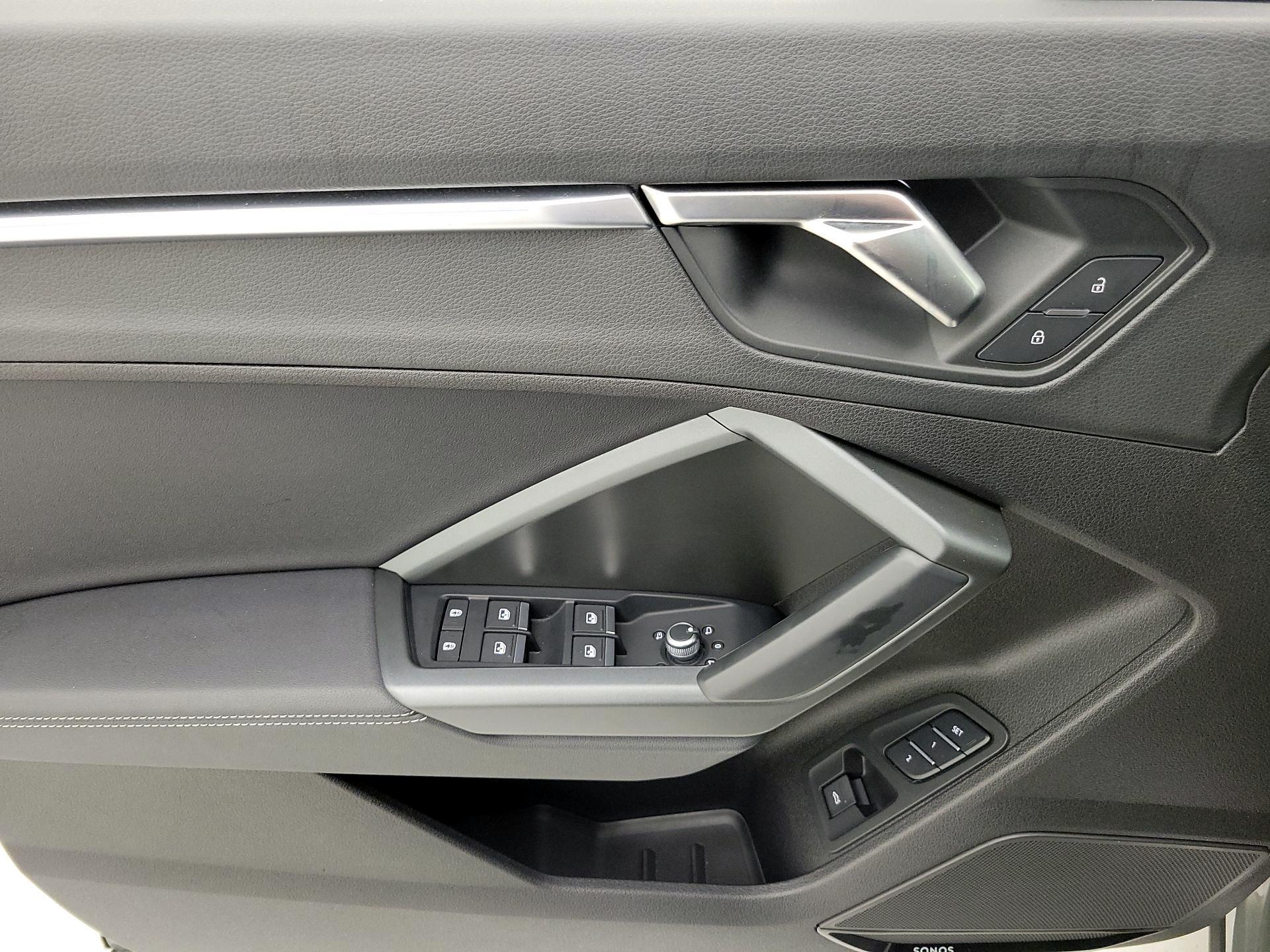 Thumbnail: 2023 Audi Q3 - 12