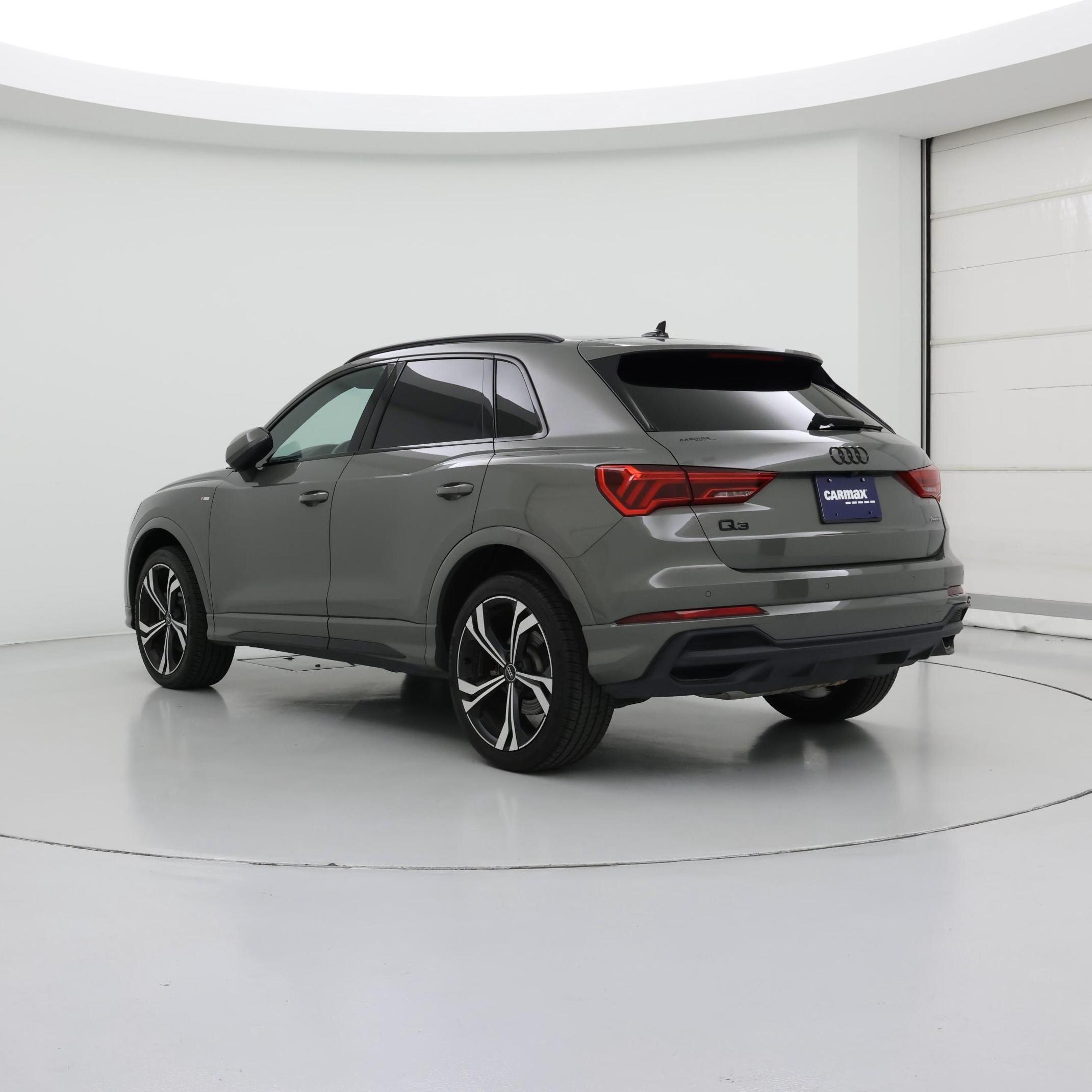 Thumbnail: 2023 Audi Q3 - 2