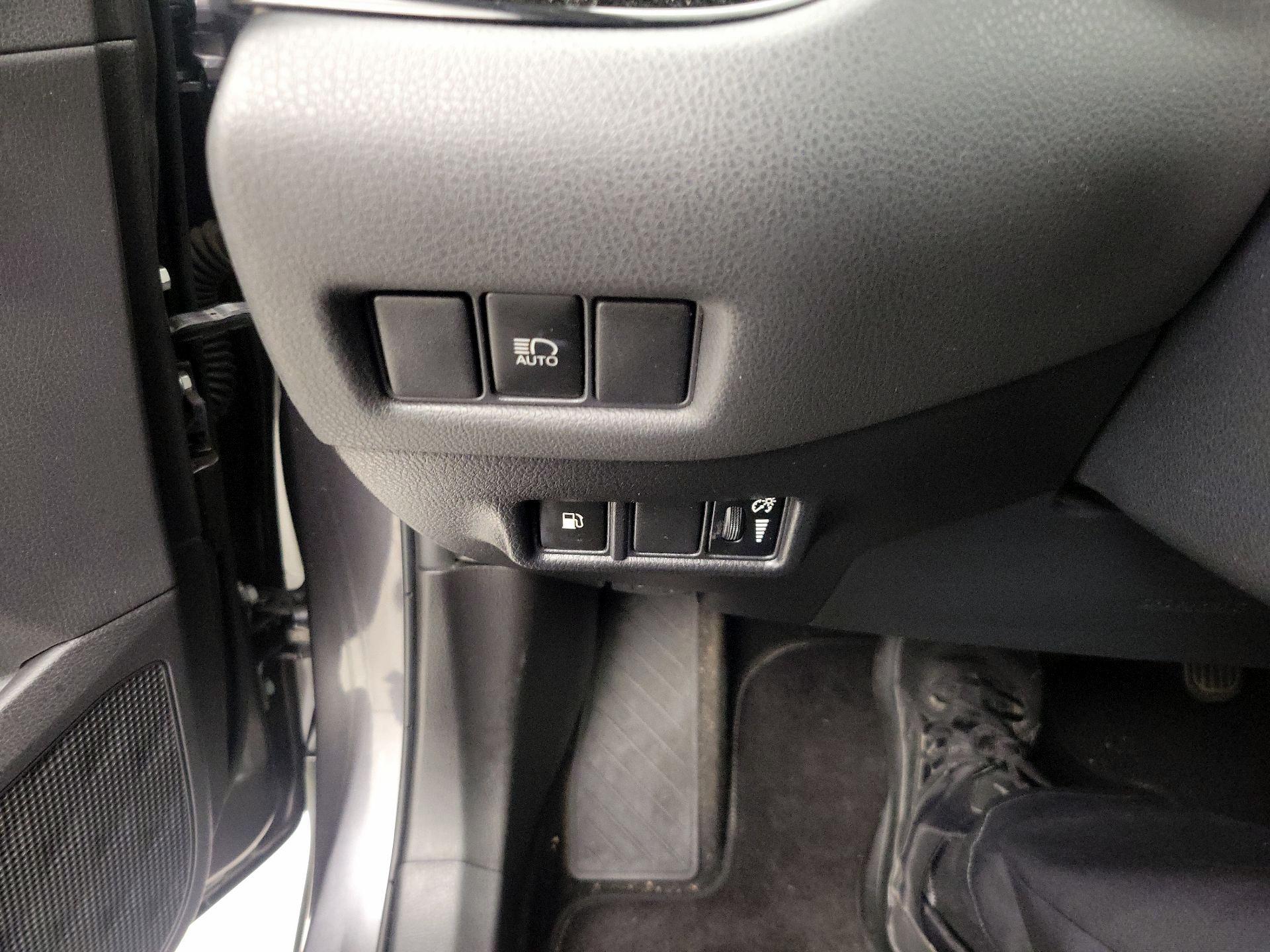 Thumbnail: 2021 Toyota C-HR - 13