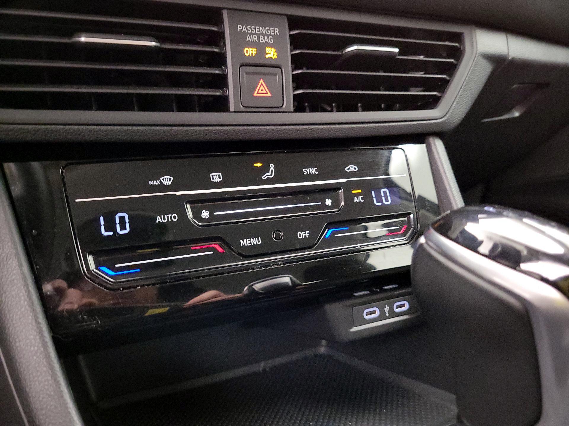 Thumbnail: 2025 Volkswagen Jetta - 16