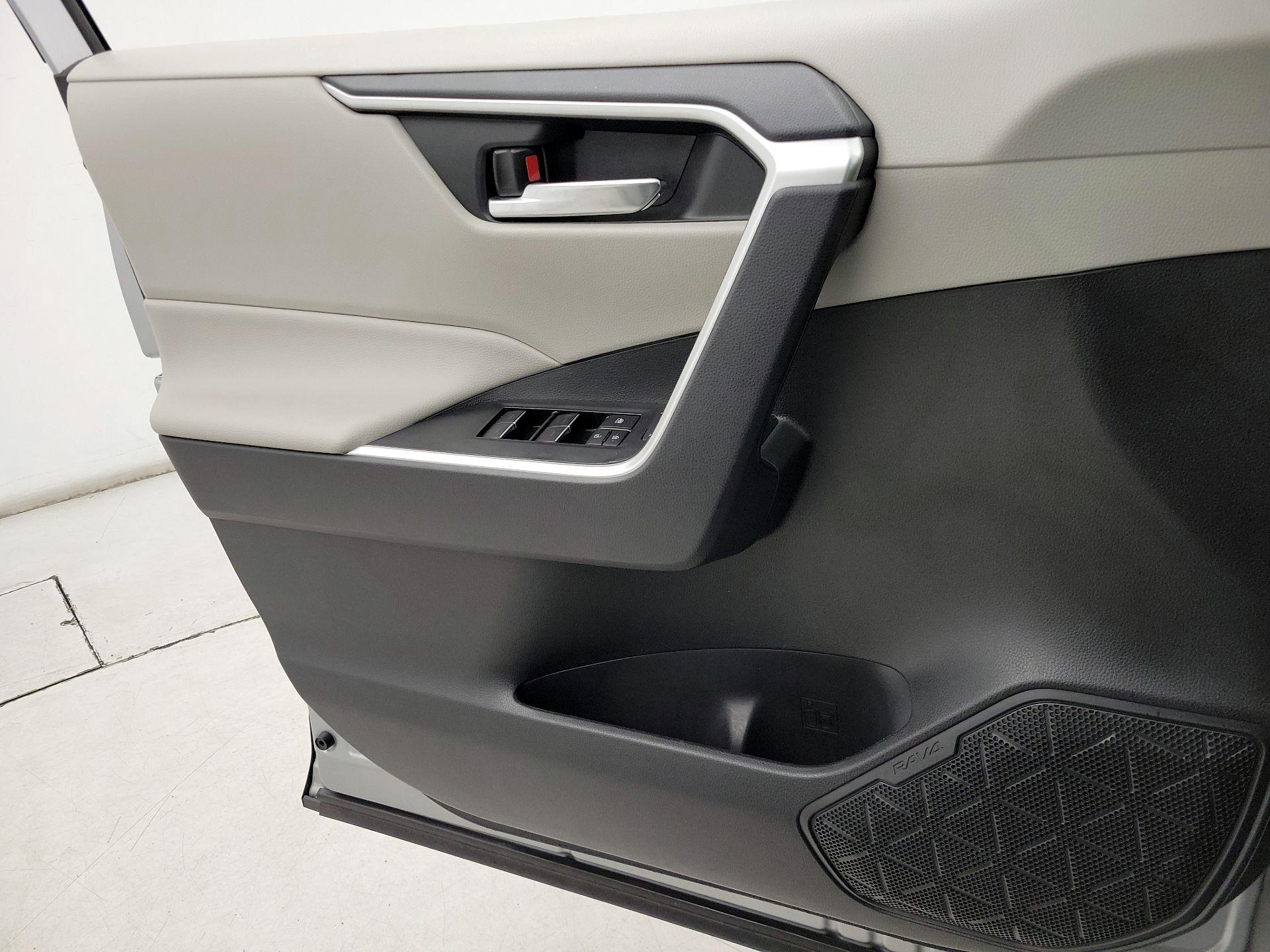 Thumbnail: 2024 Toyota RAV4 - 12