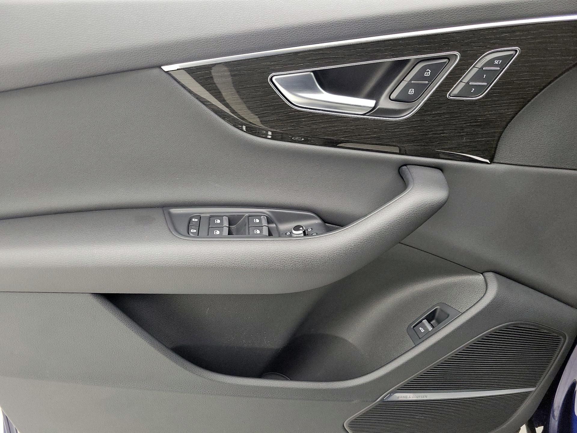 Thumbnail: 2022 Audi Q7 - 12