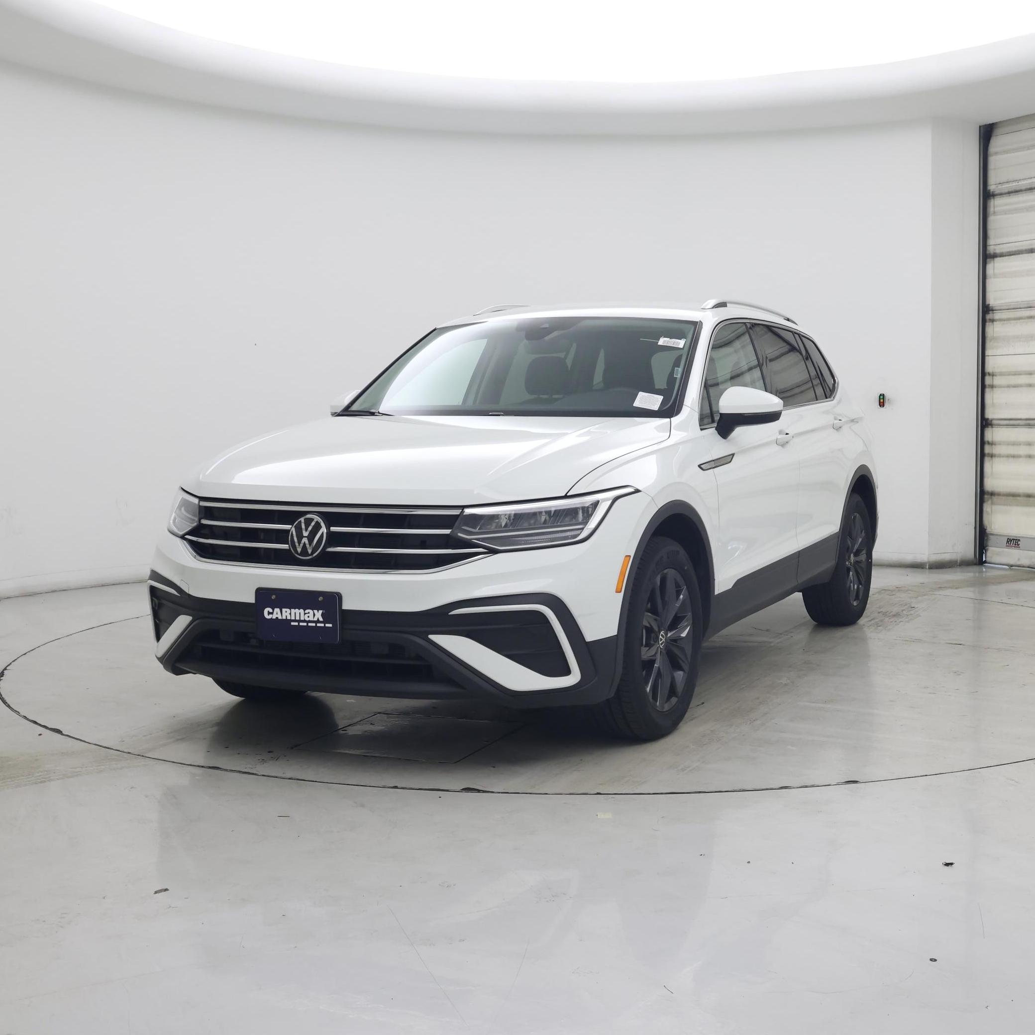 Thumbnail: 2024 Volkswagen Tiguan - 4