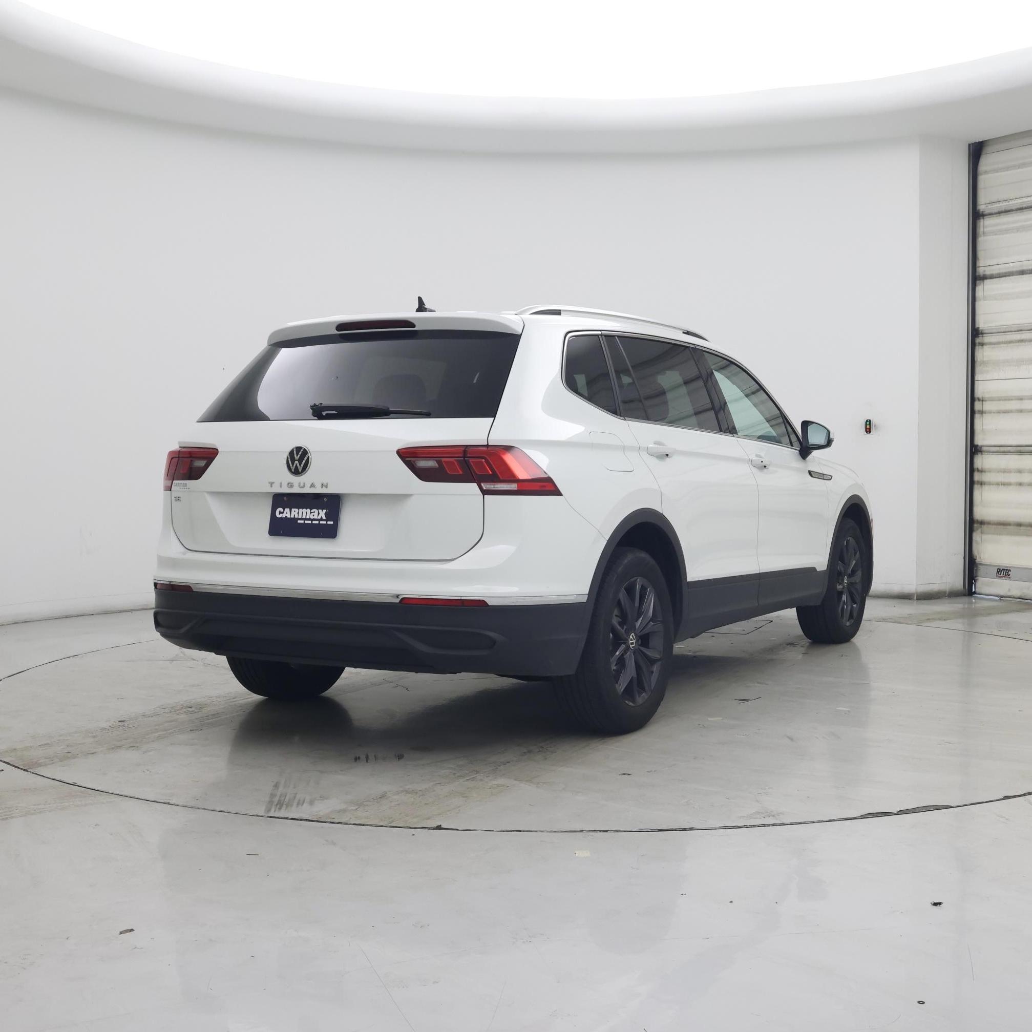 Thumbnail: 2024 Volkswagen Tiguan - 8
