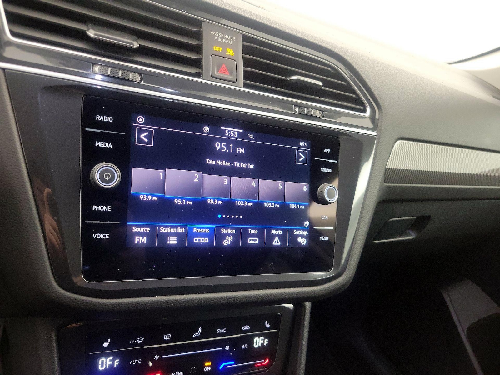 2024 Volkswagen Tiguan SE - Photo 16
