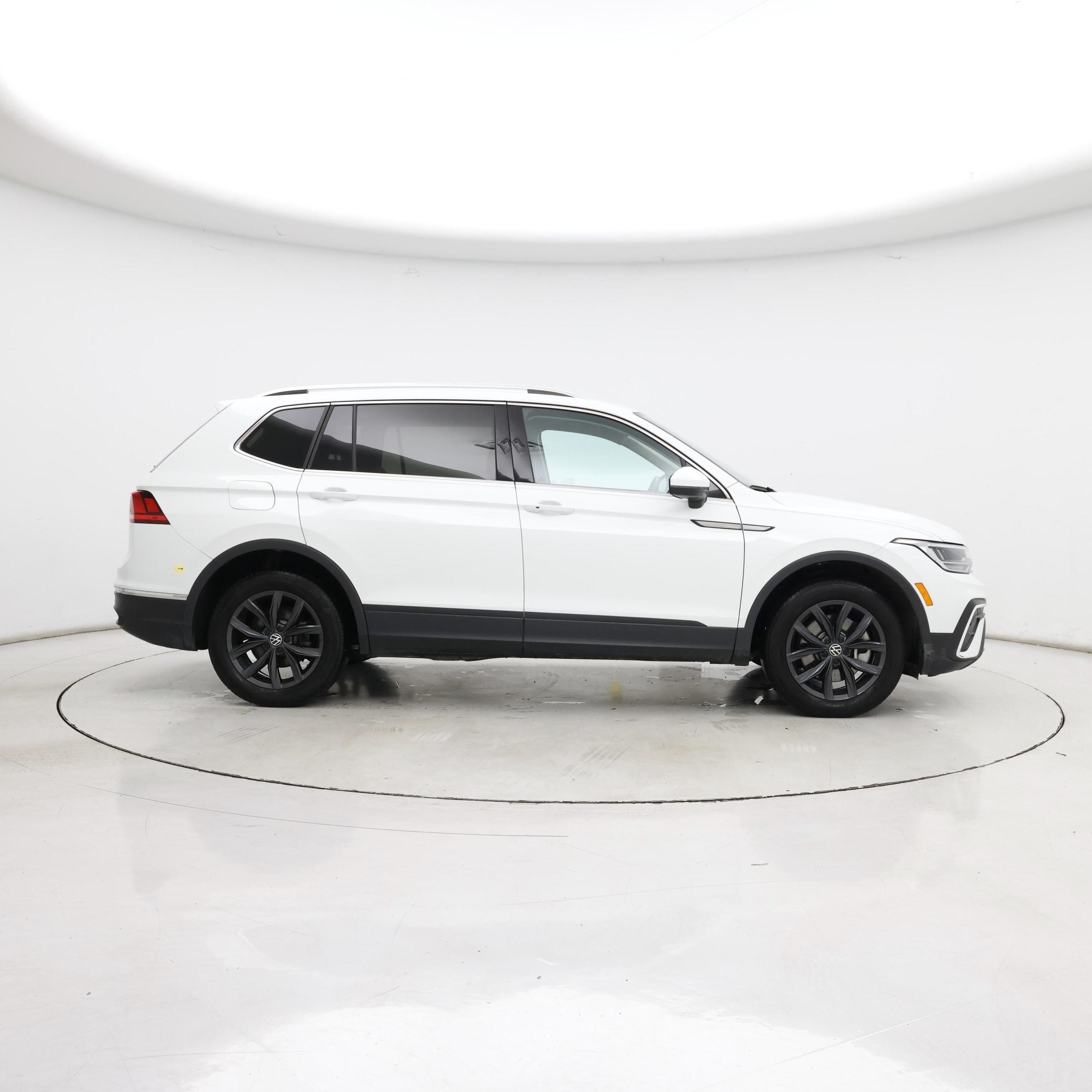 Thumbnail: 2024 Volkswagen Tiguan - 7