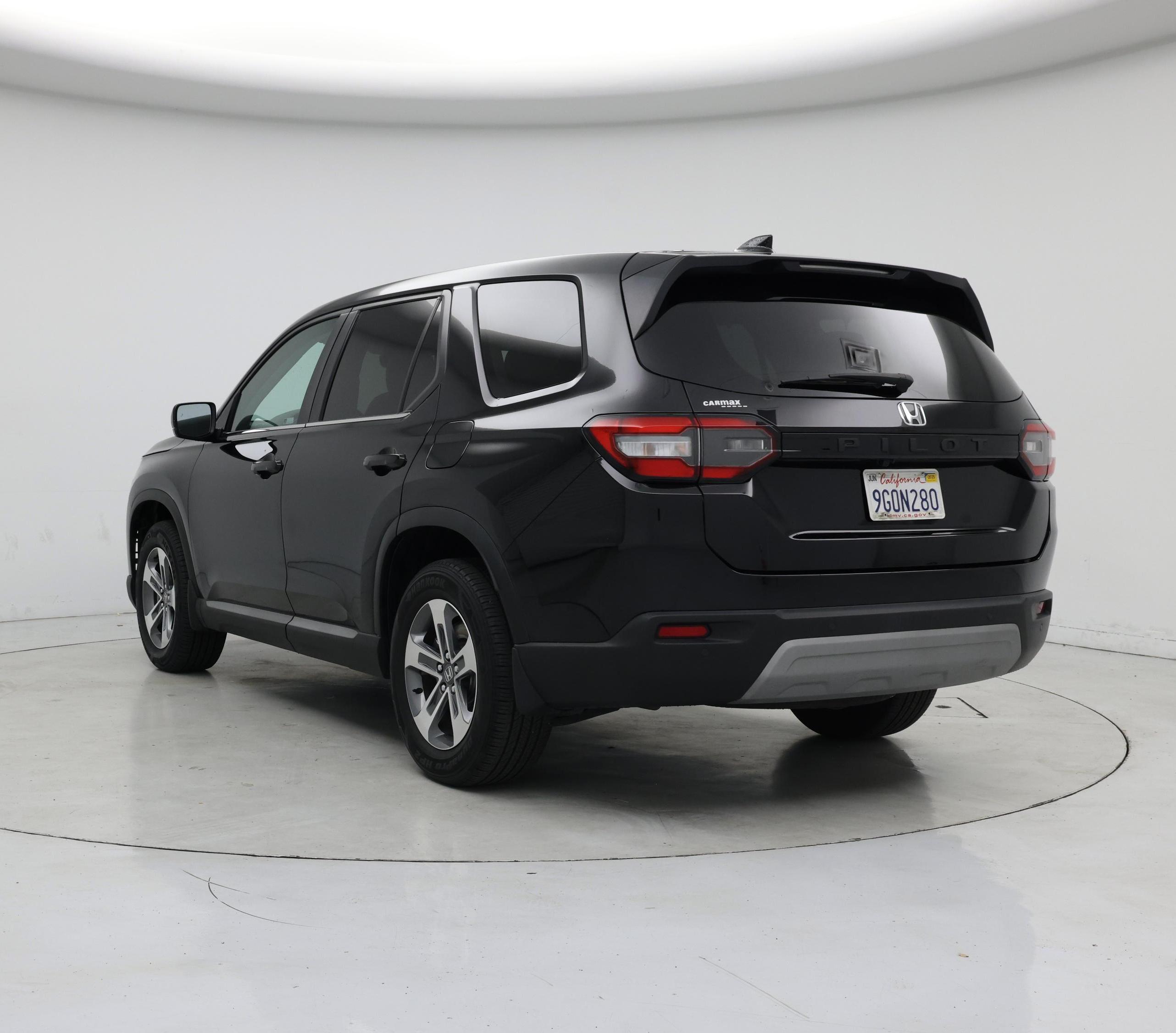 Thumbnail: 2023 Honda Pilot - 2