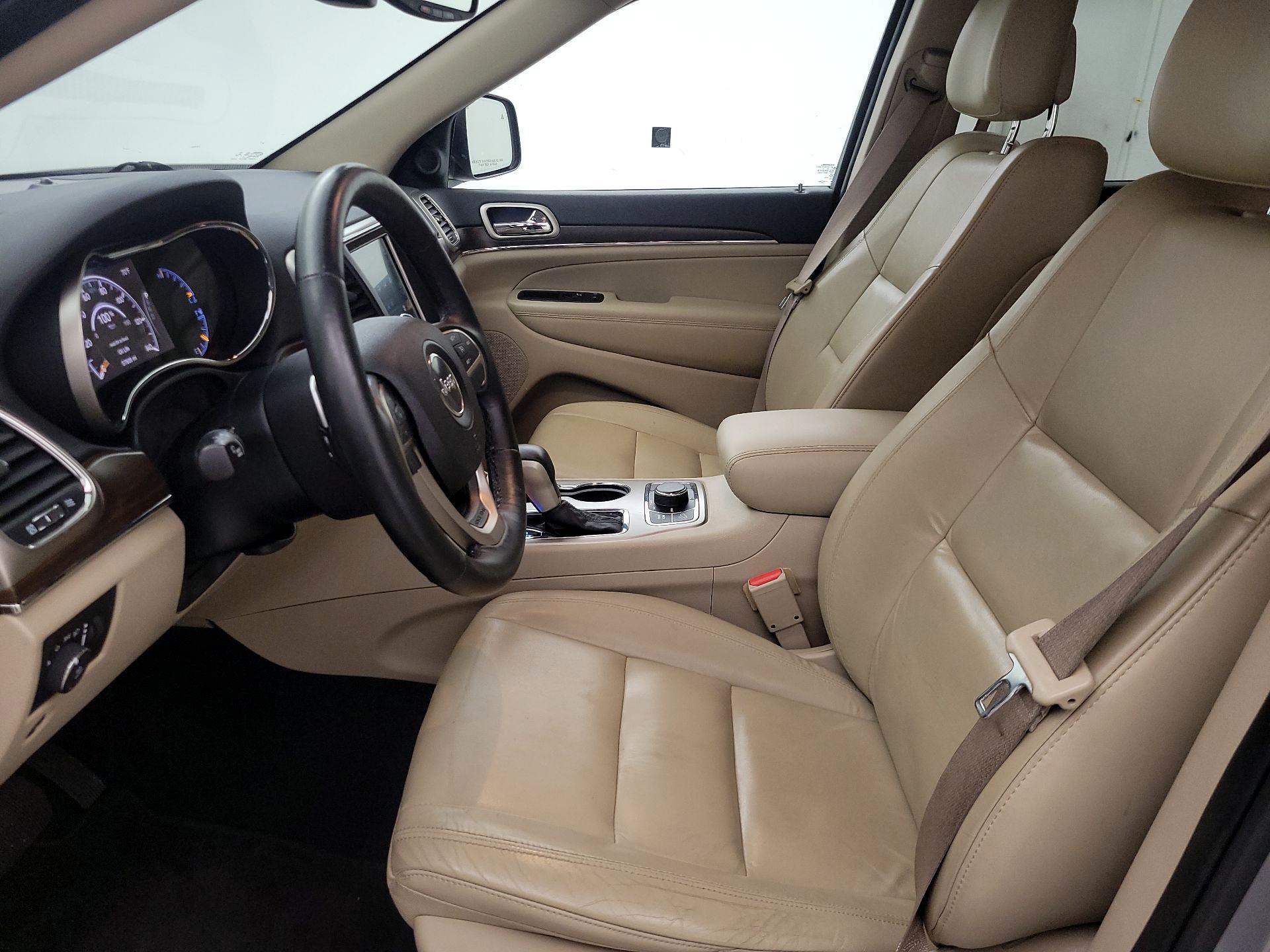 Thumbnail: 2017 Jeep Grand Cherokee - 11