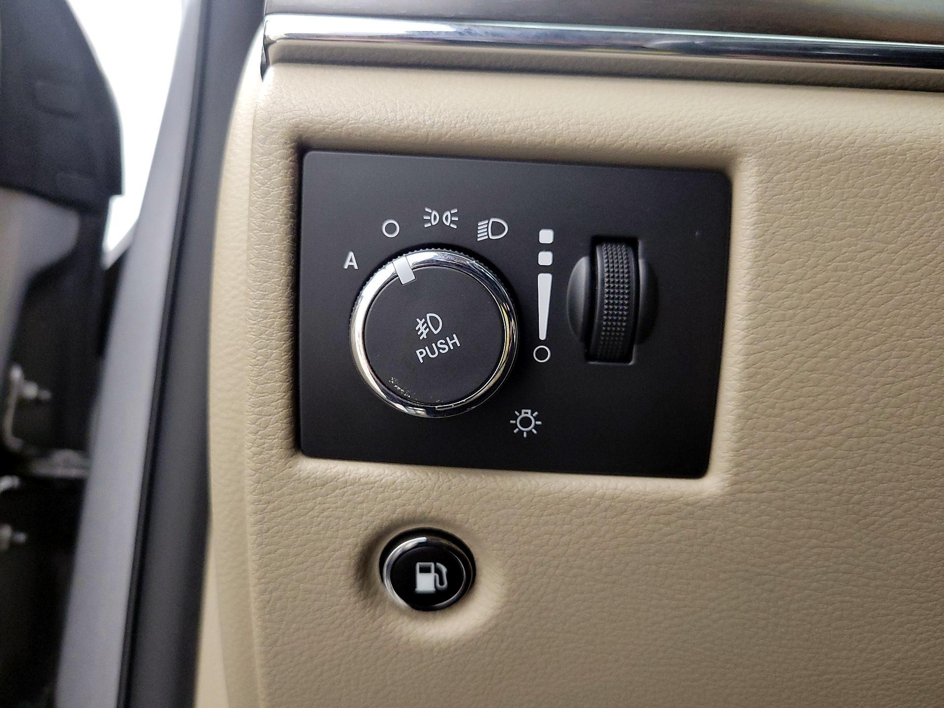 Thumbnail: 2017 Jeep Grand Cherokee - 13