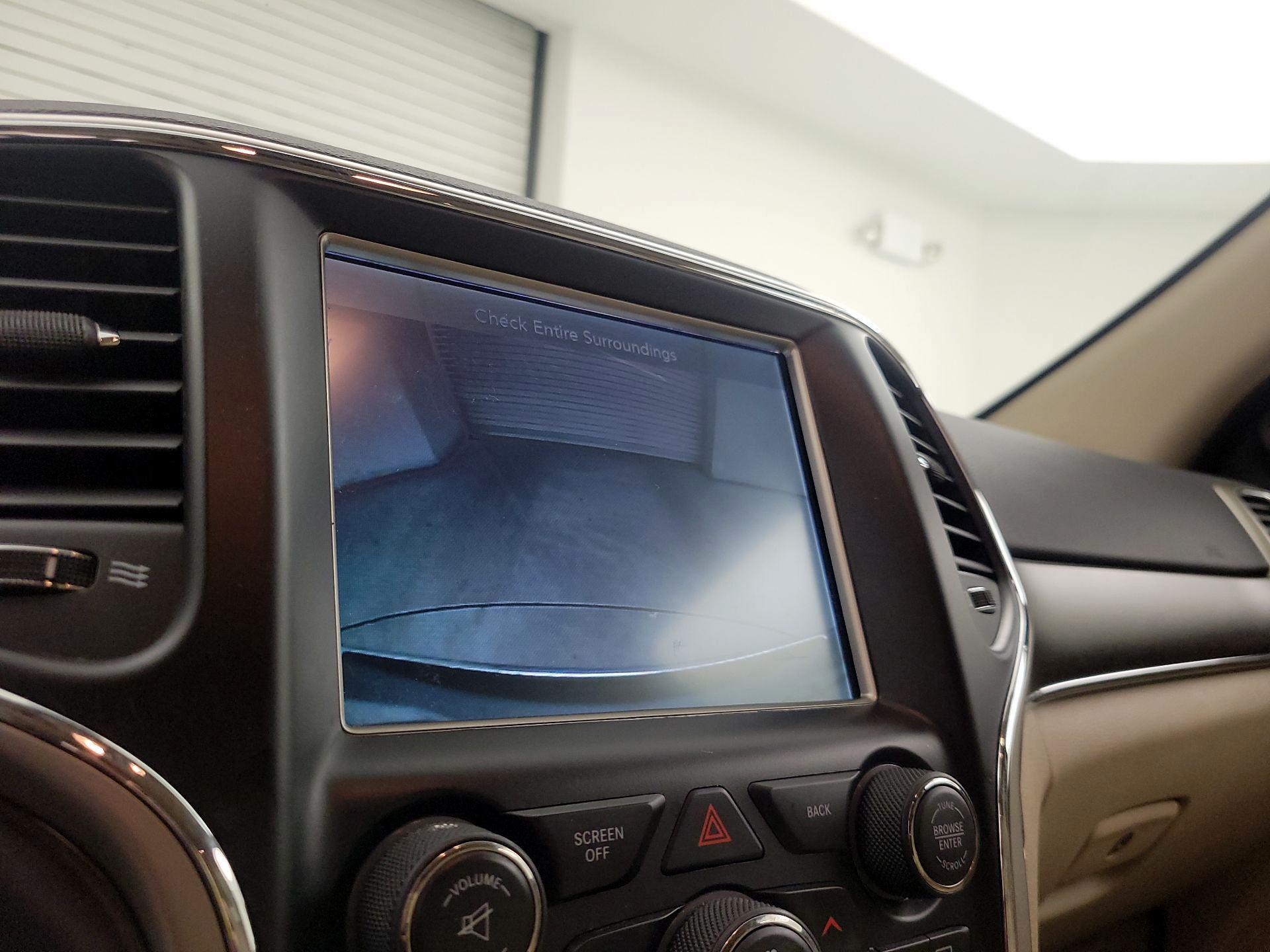 Thumbnail: 2017 Jeep Grand Cherokee - 15