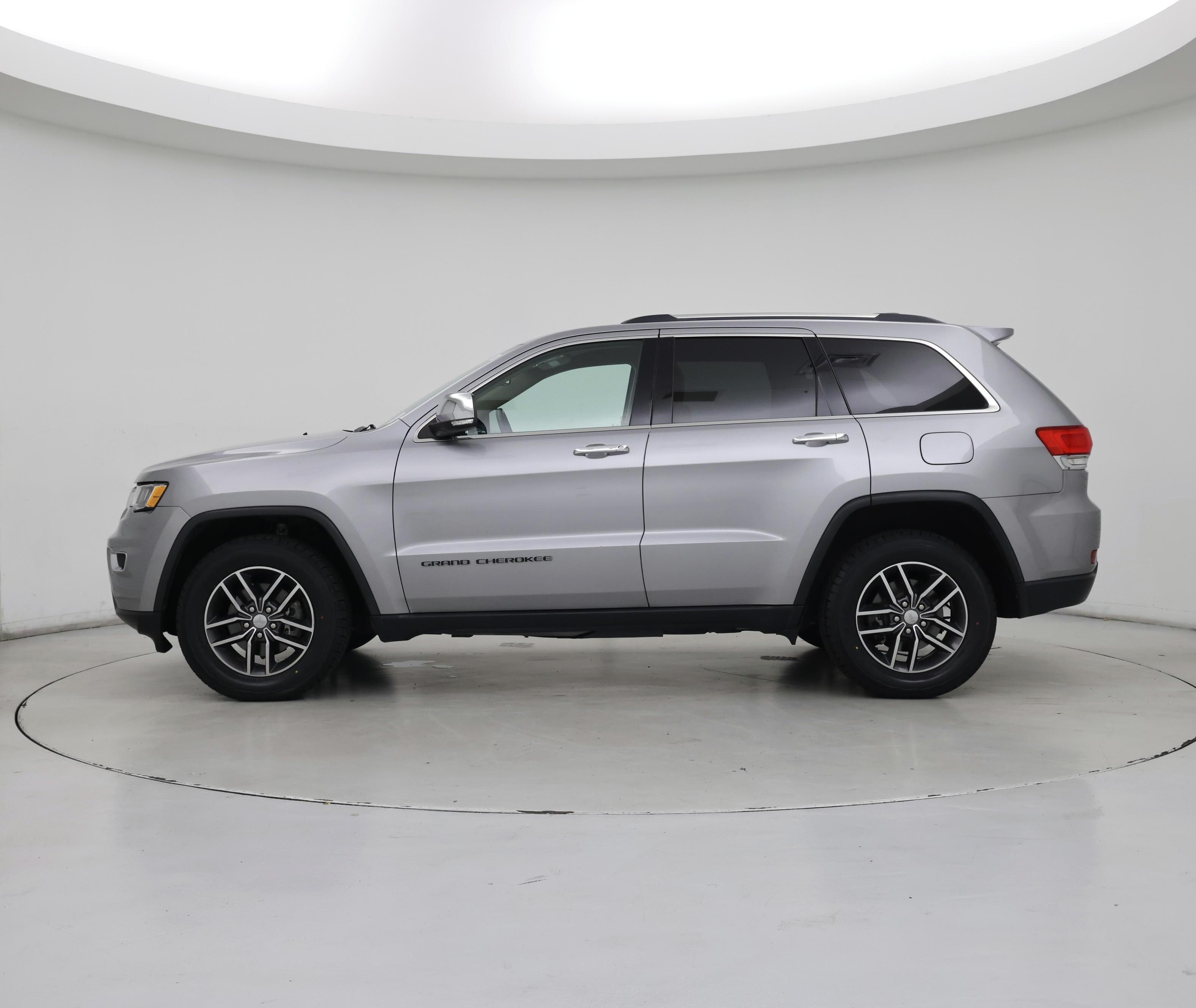 Thumbnail: 2017 Jeep Grand Cherokee - 3