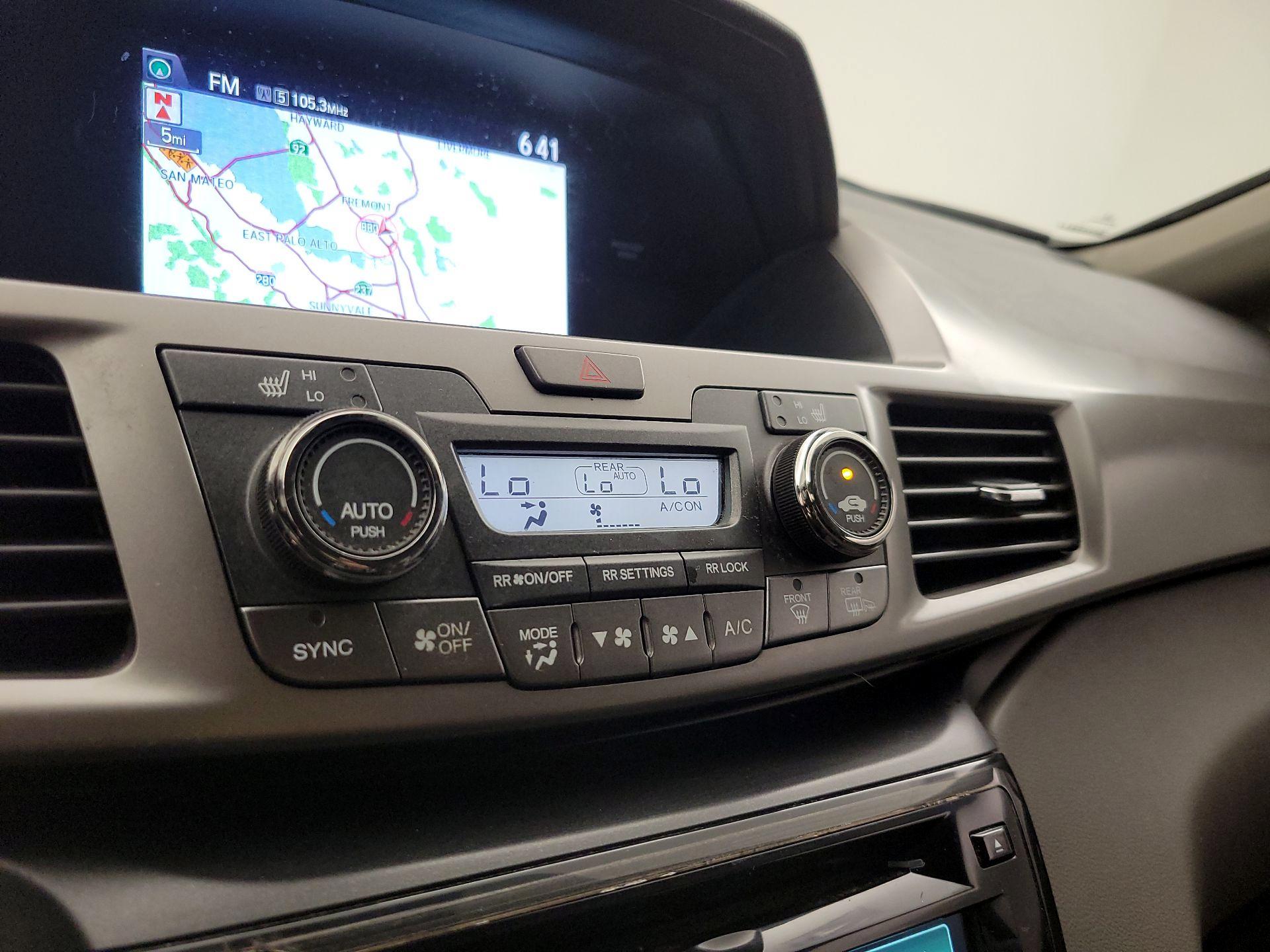 Thumbnail: 2016 Honda Odyssey - 17