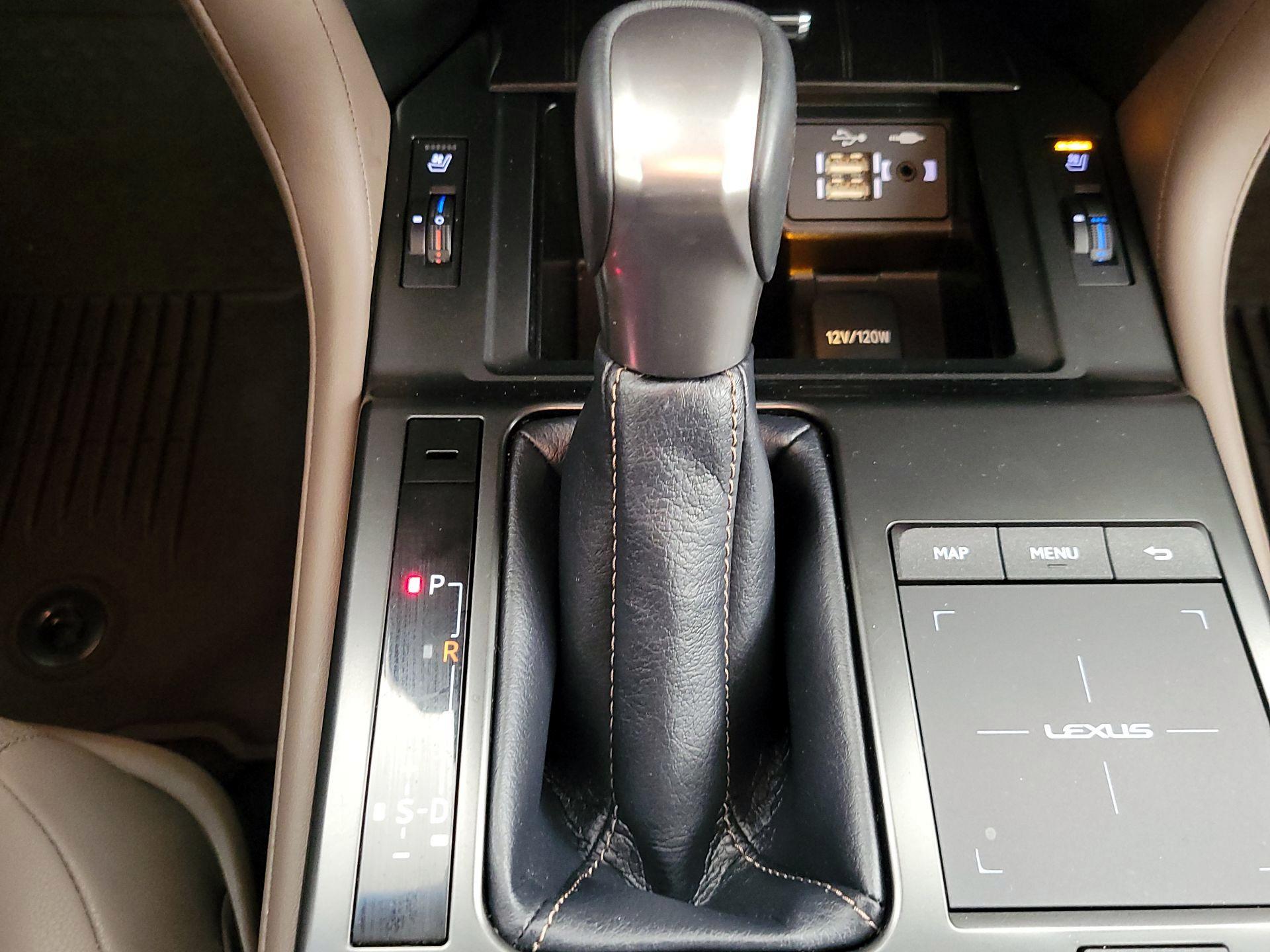 Thumbnail: 2023 Lexus GX - 18