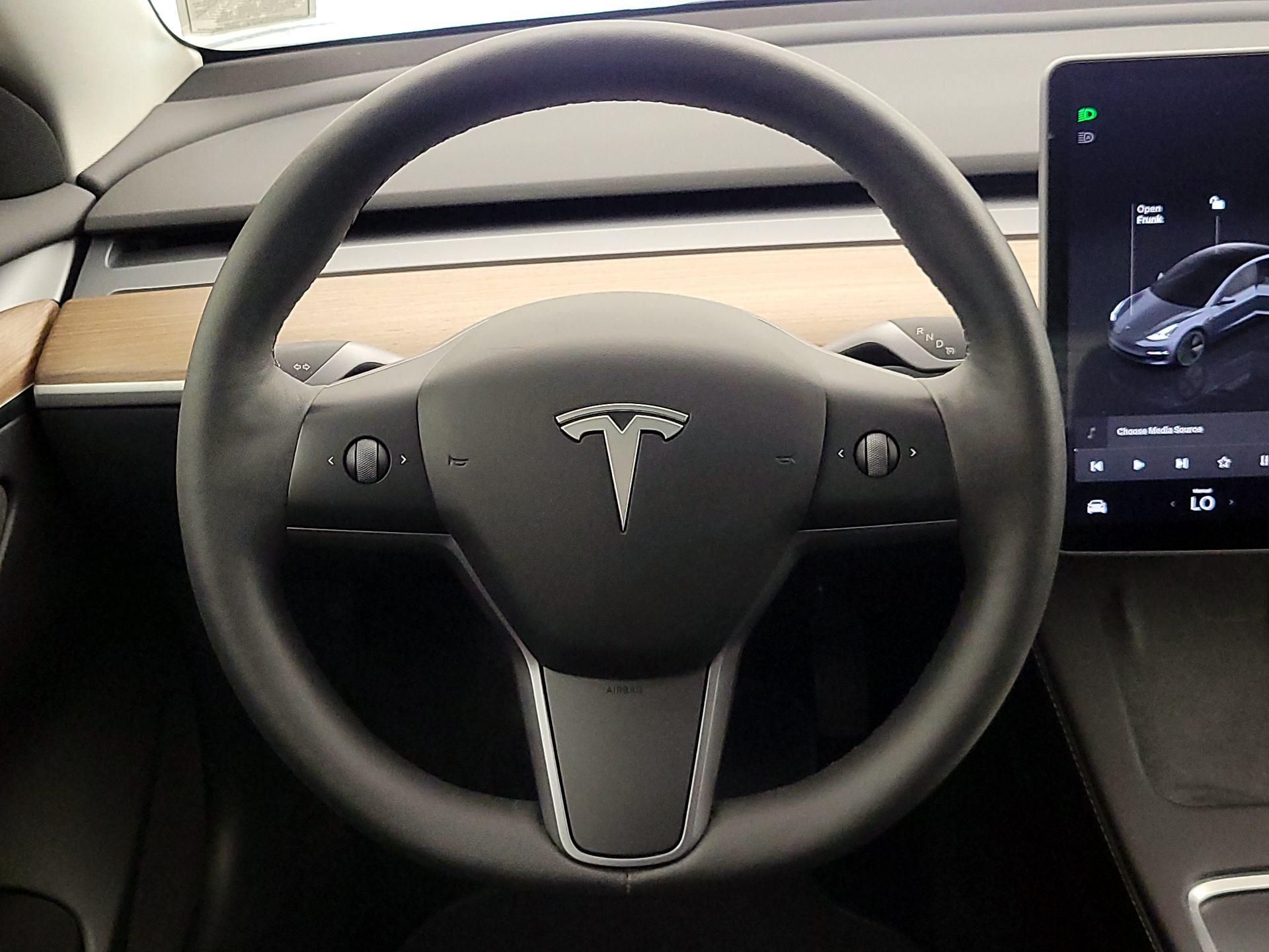 Thumbnail: 2023 Tesla Model 3 - 10