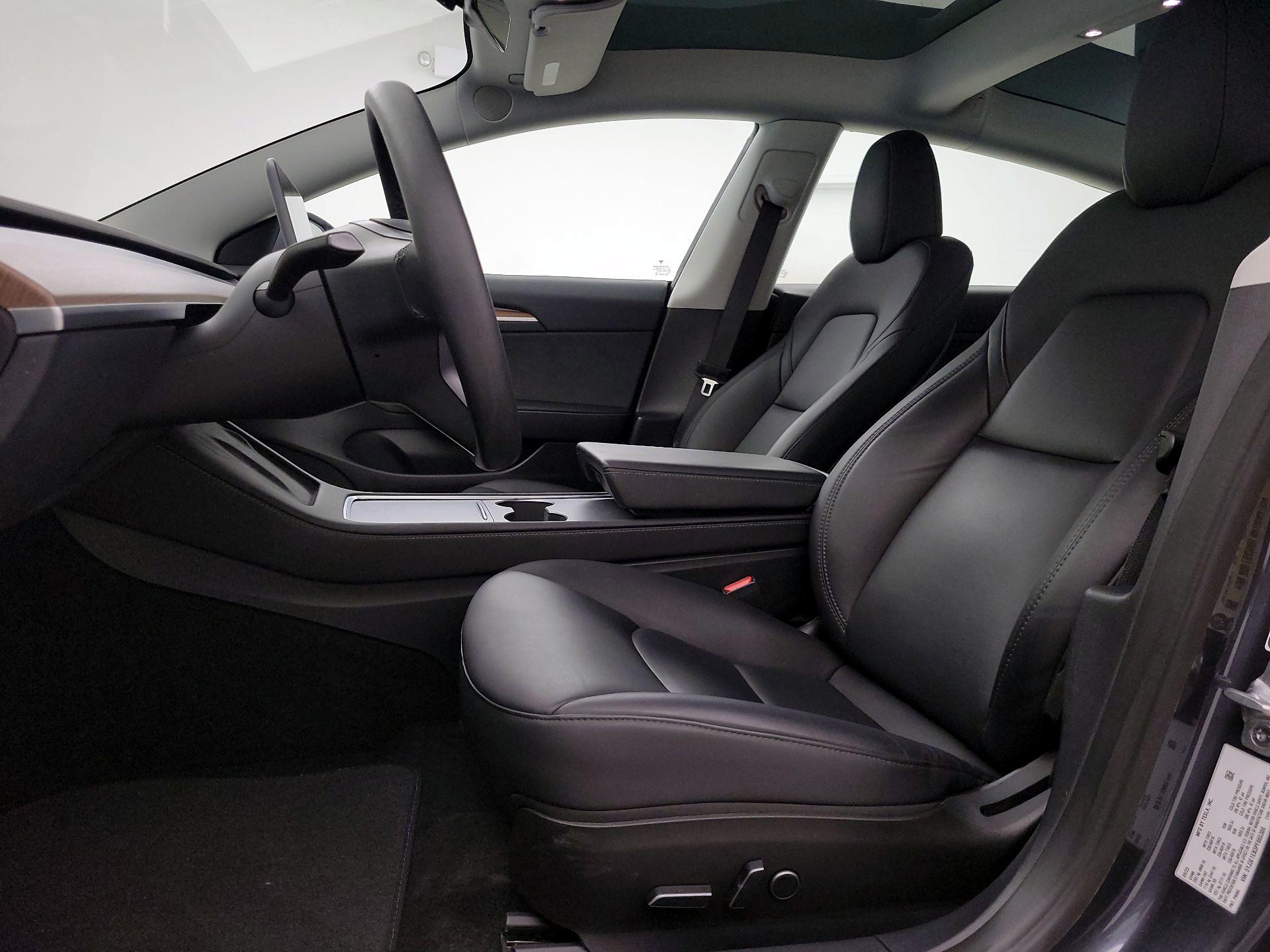 Thumbnail: 2023 Tesla Model 3 - 11