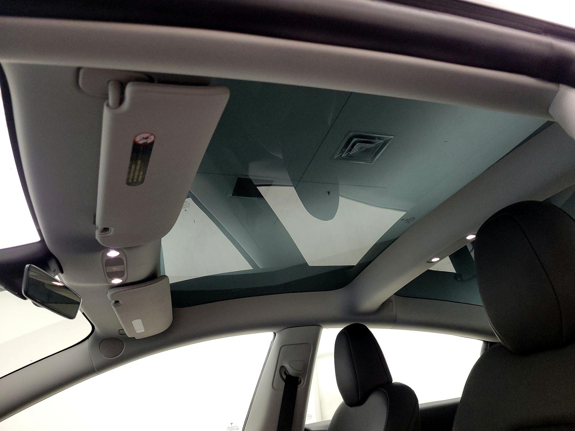 Thumbnail: 2023 Tesla Model 3 - 19