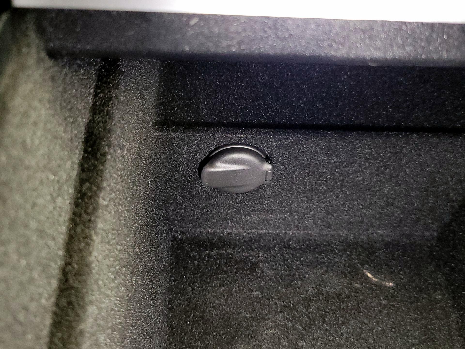 Thumbnail: 2024 Tesla Model 3 - 18