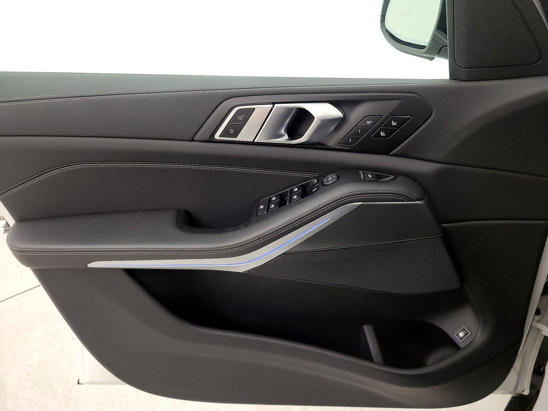 Thumbnail: 2022 BMW X5 - 12