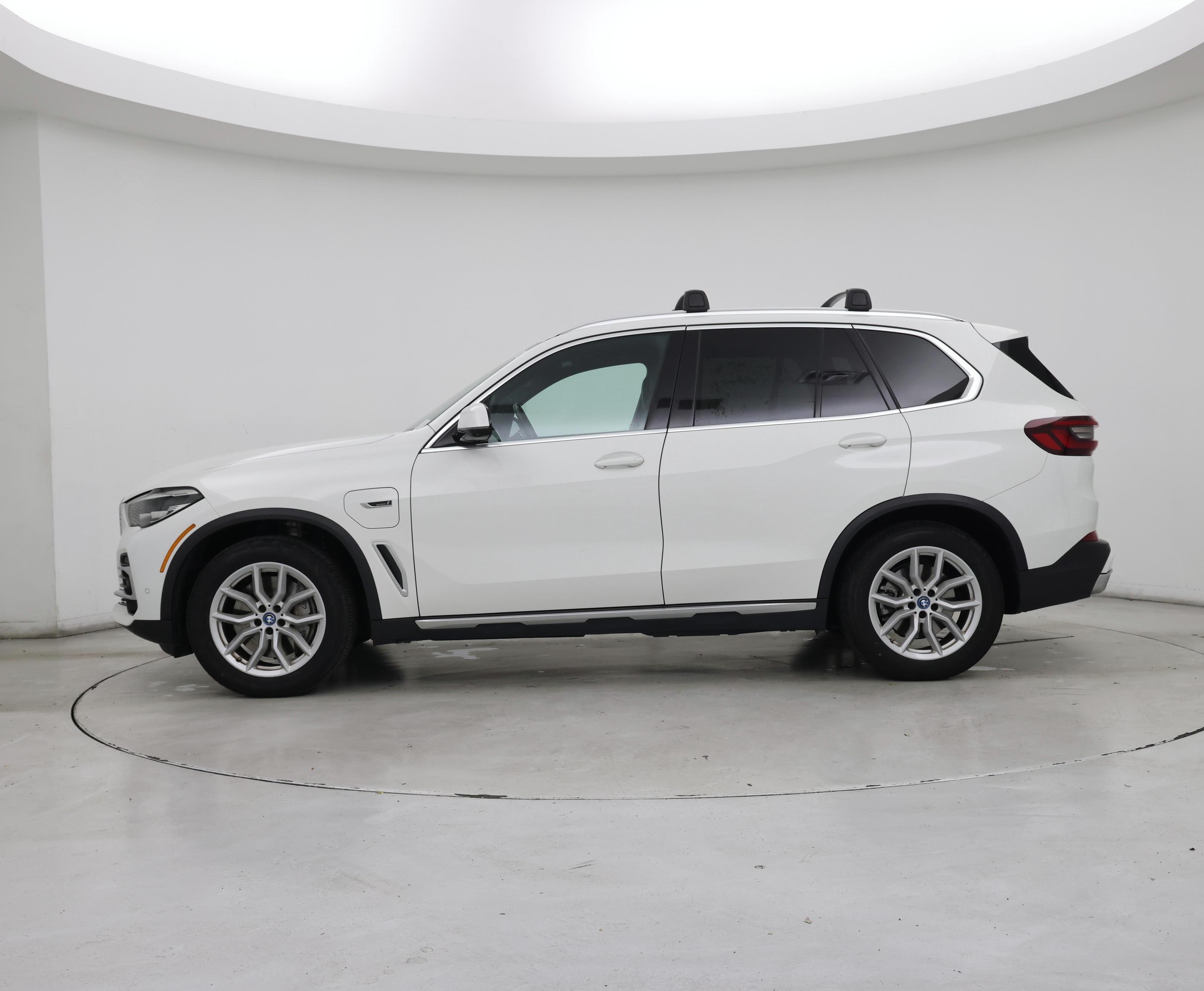 Thumbnail: 2022 BMW X5 - 3