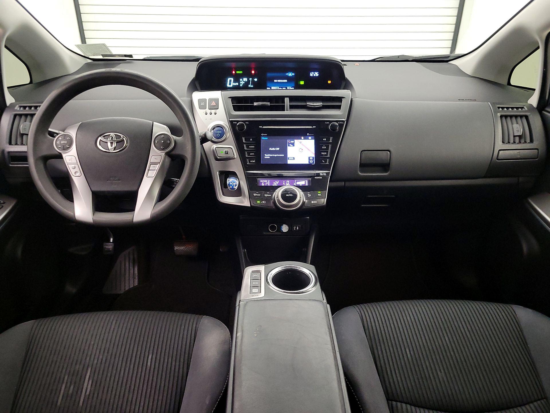Thumbnail: 2015 Toyota Prius v - 9