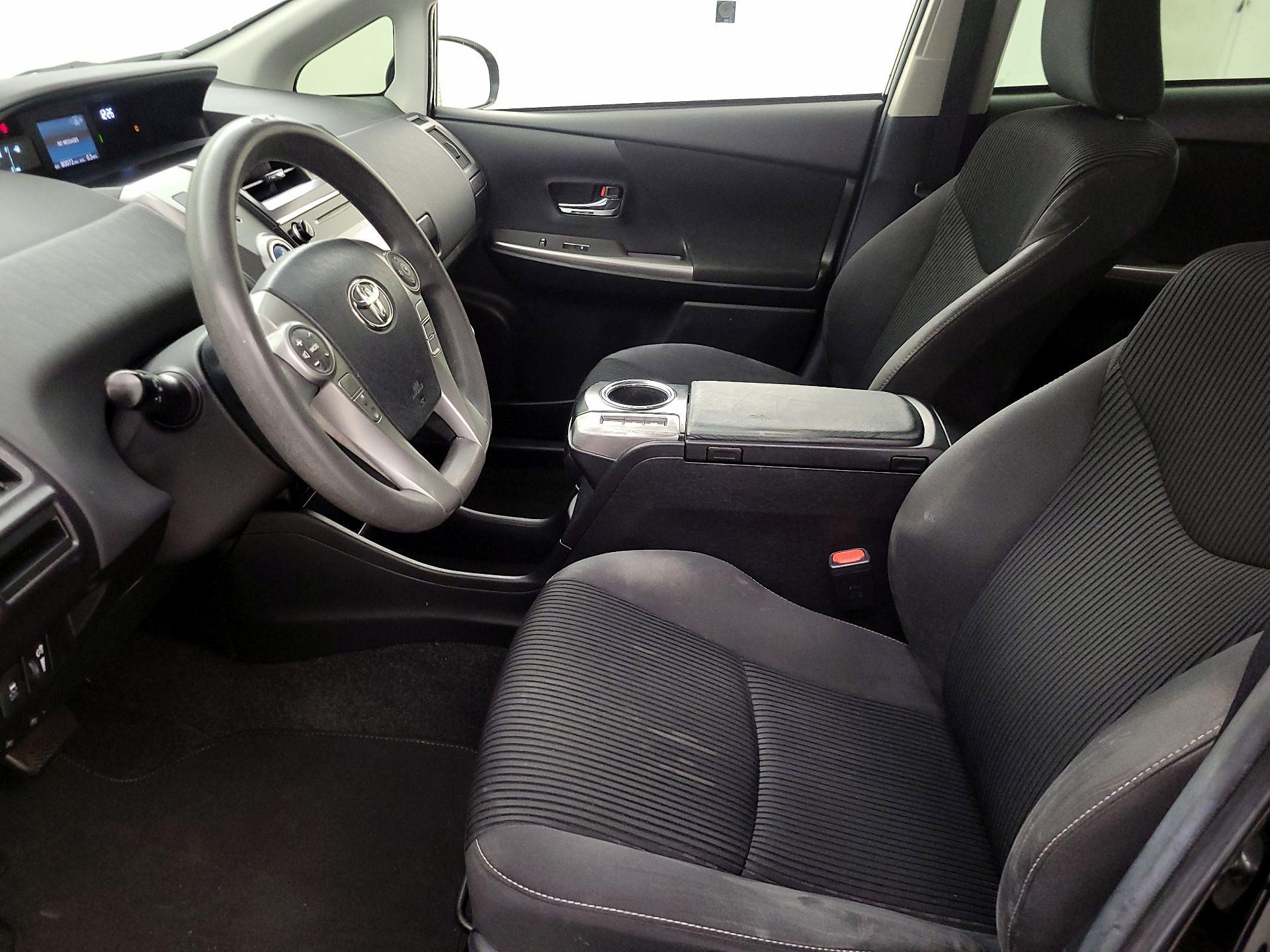 Thumbnail: 2015 Toyota Prius v - 11